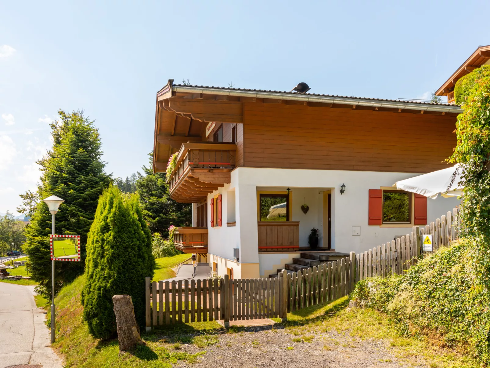 Haus am Sonnenhang-Draußen