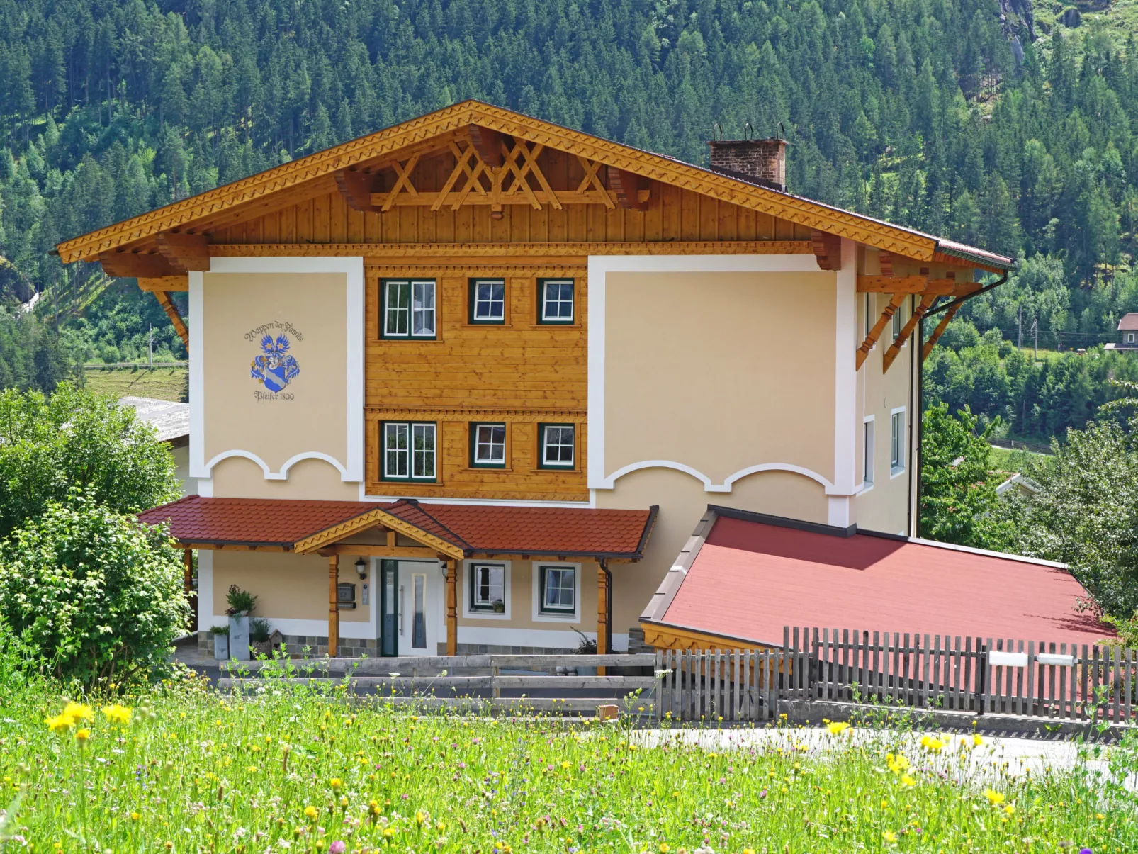 Pfeifer-Outside
