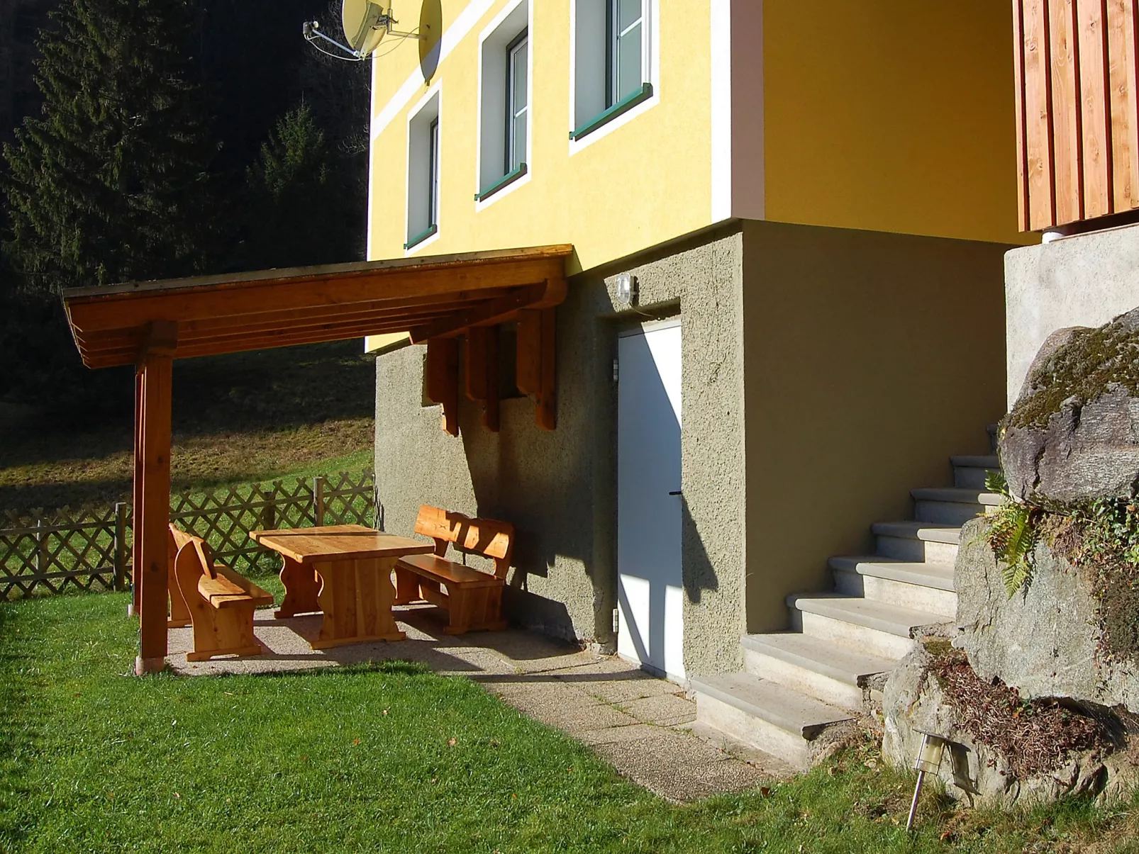 Krechen Alm-Draußen