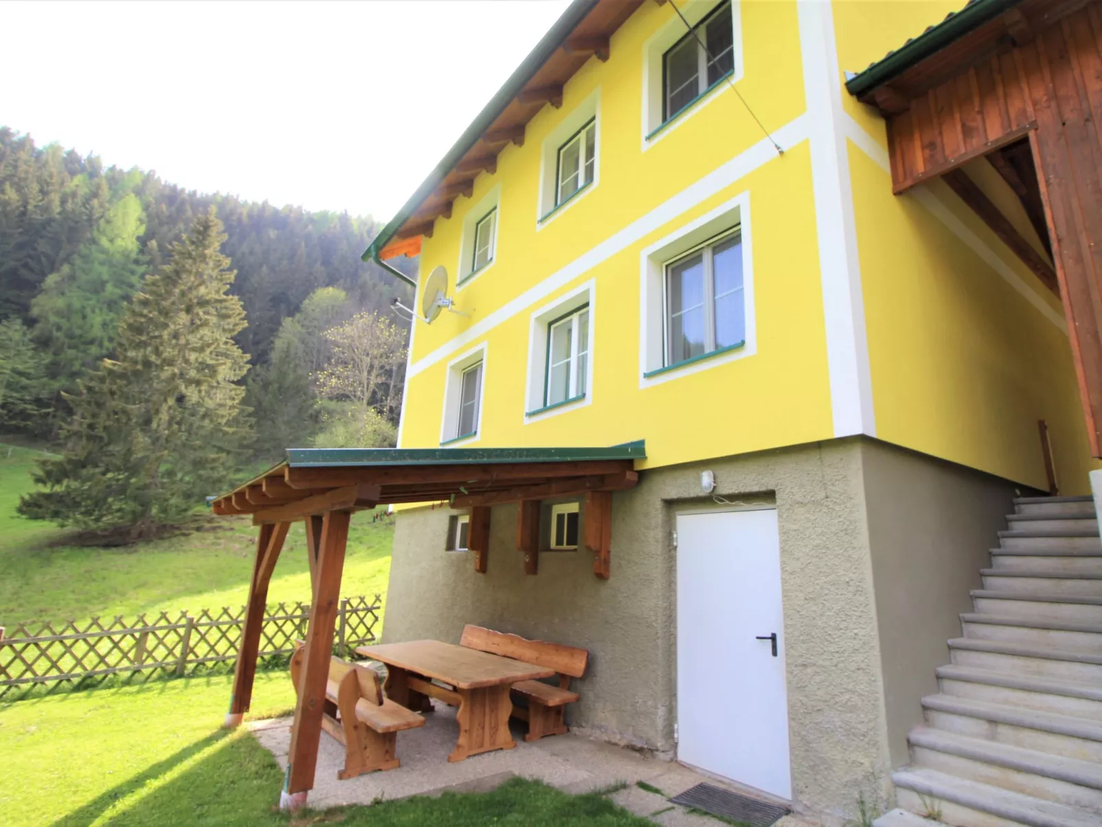 Krechen Alm-Draußen