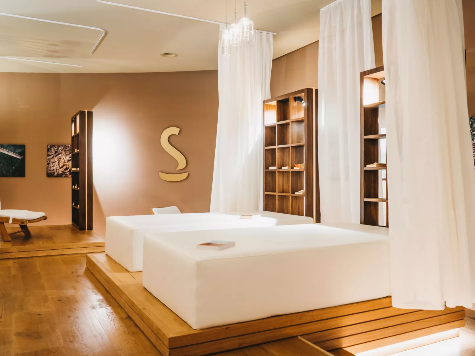 Peaks Place Apartment-Hotel & Spa-Inside