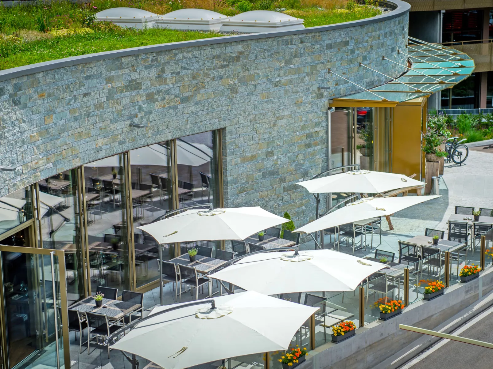 Peaks Place Apartment-Hotel & Spa-Outside