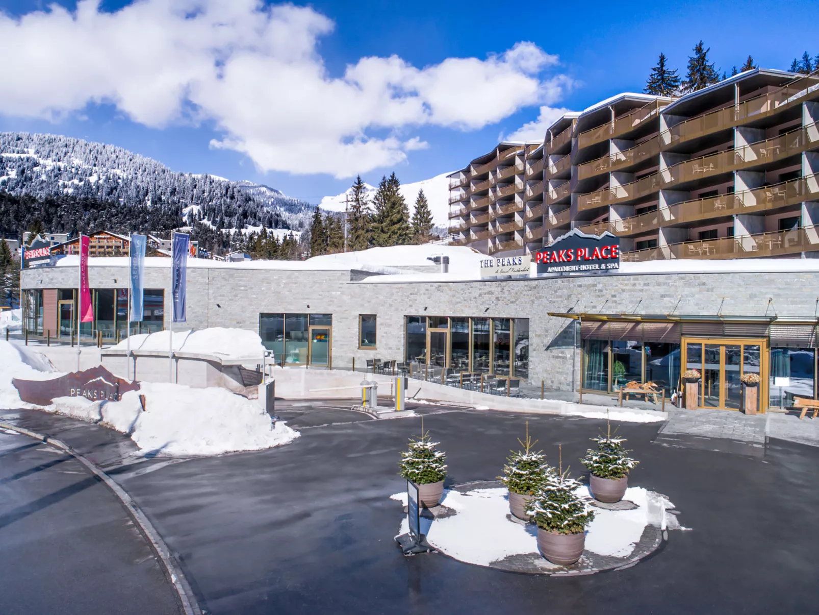 Peaks Place Apartment-Hotel & Spa-Outside