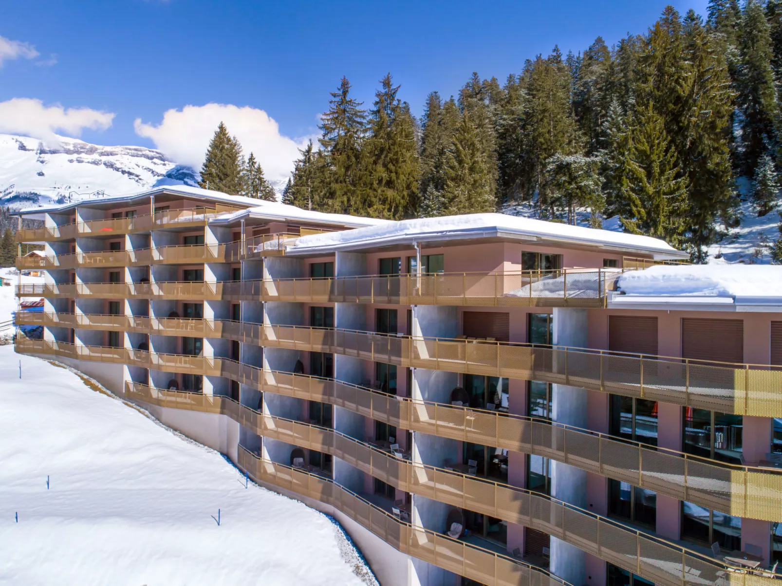 Peaks Place Apartment-Hotel & Spa-Outside