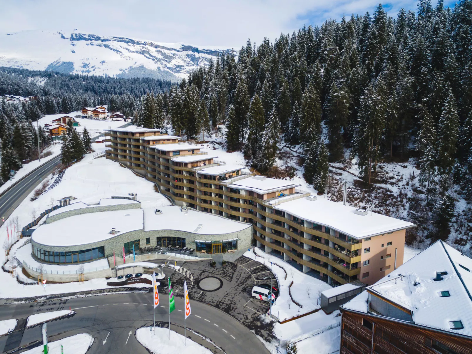 Peaks Place Apartment-Hotel & Spa-Outside