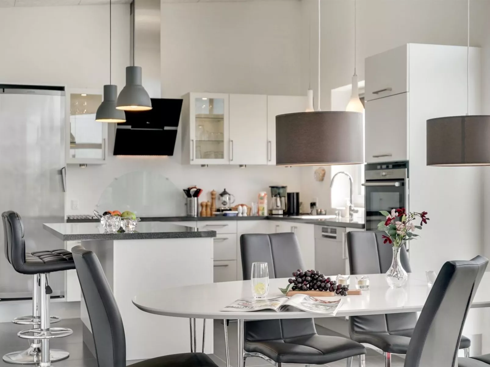 "Synthia" - 300m from the sea-Drinnen