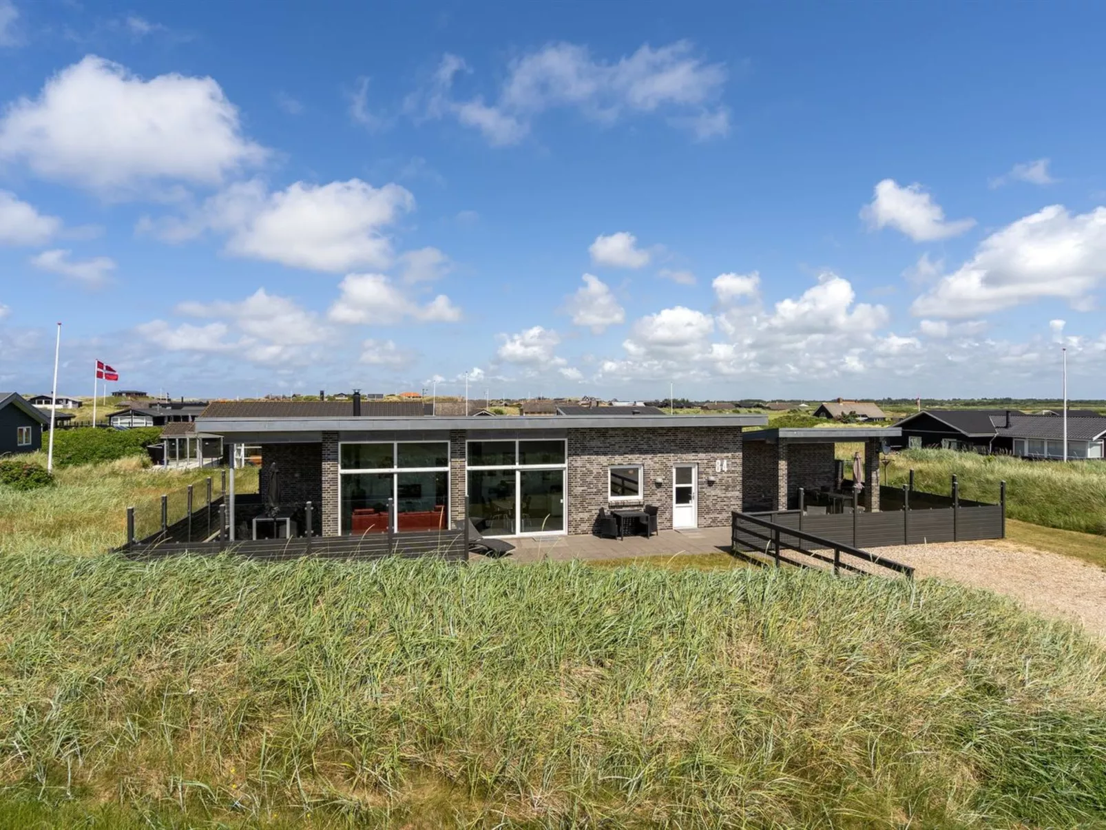 "Synthia" - 300m from the sea-Draußen