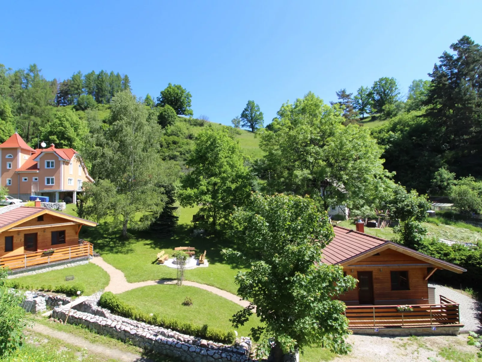 Bečov nad Teplou 1-Outside