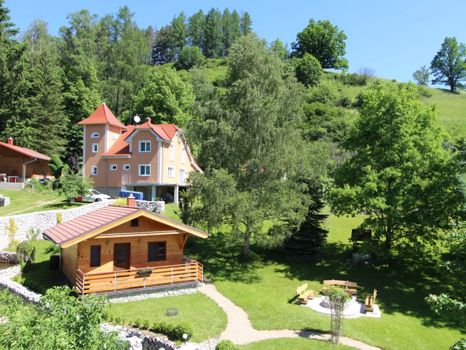 Bečov nad Teplou 2-Outside