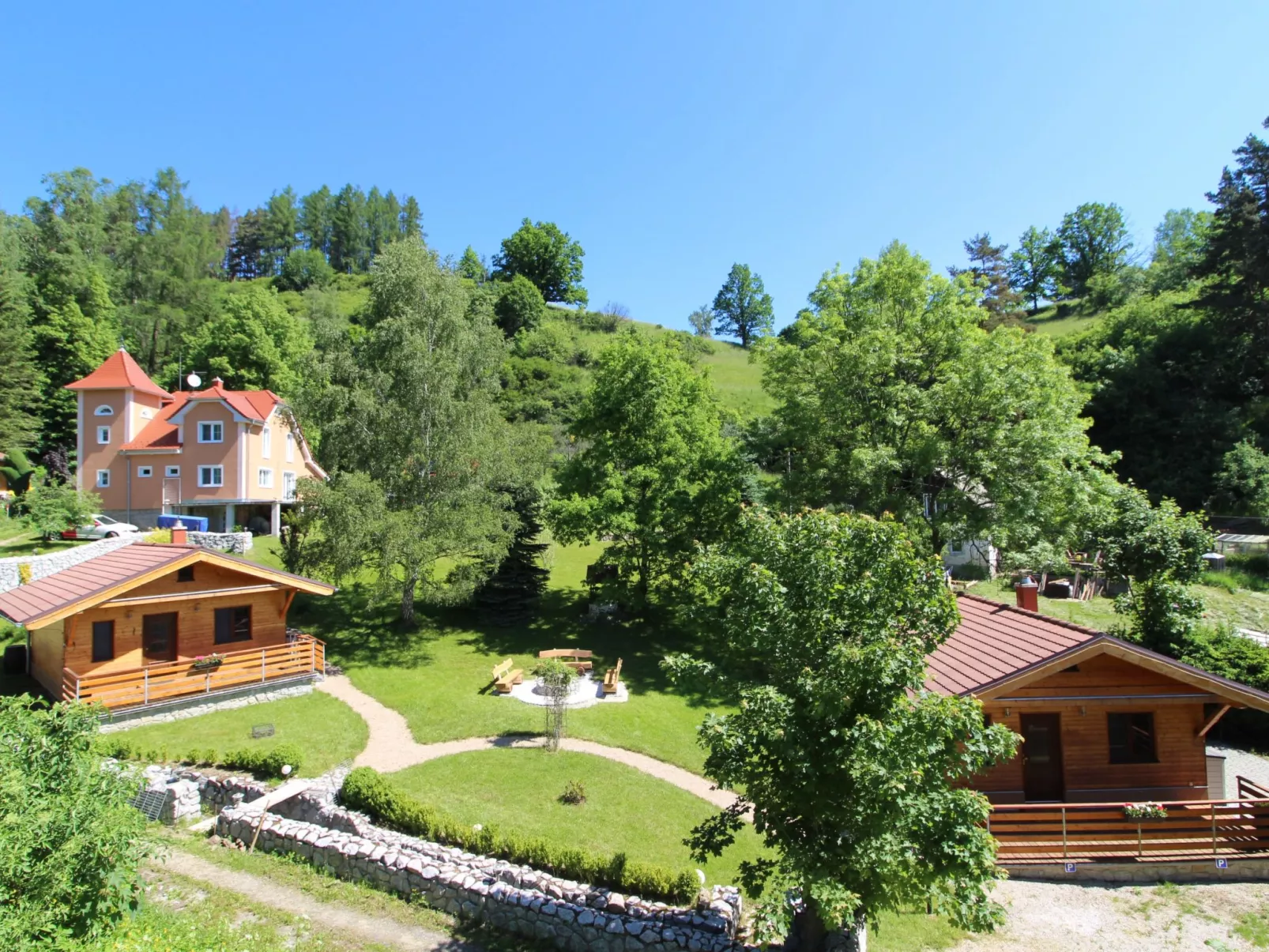Bečov nad Teplou 2-Outside