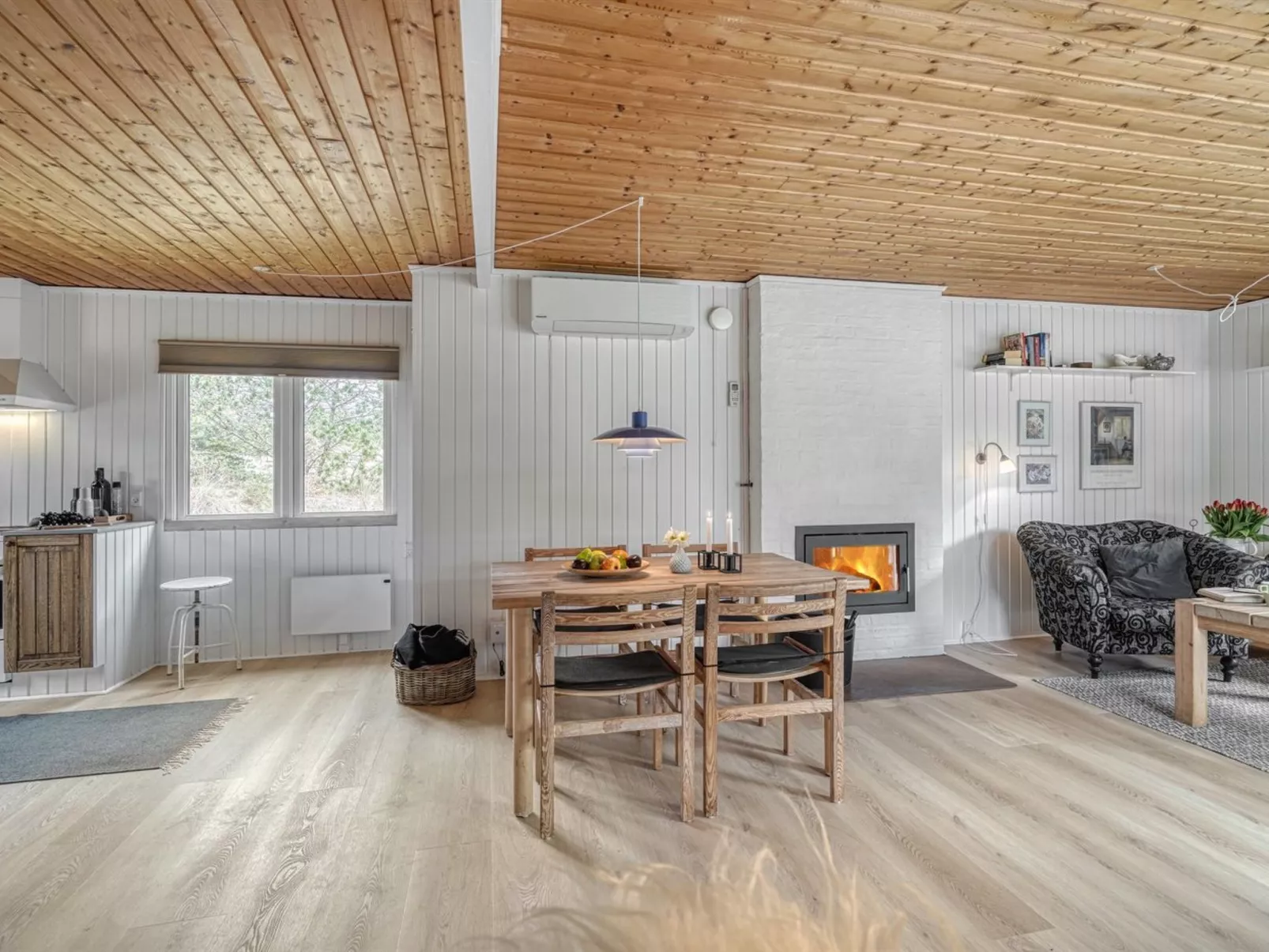 "Magrete" - 900m from the sea-Inside