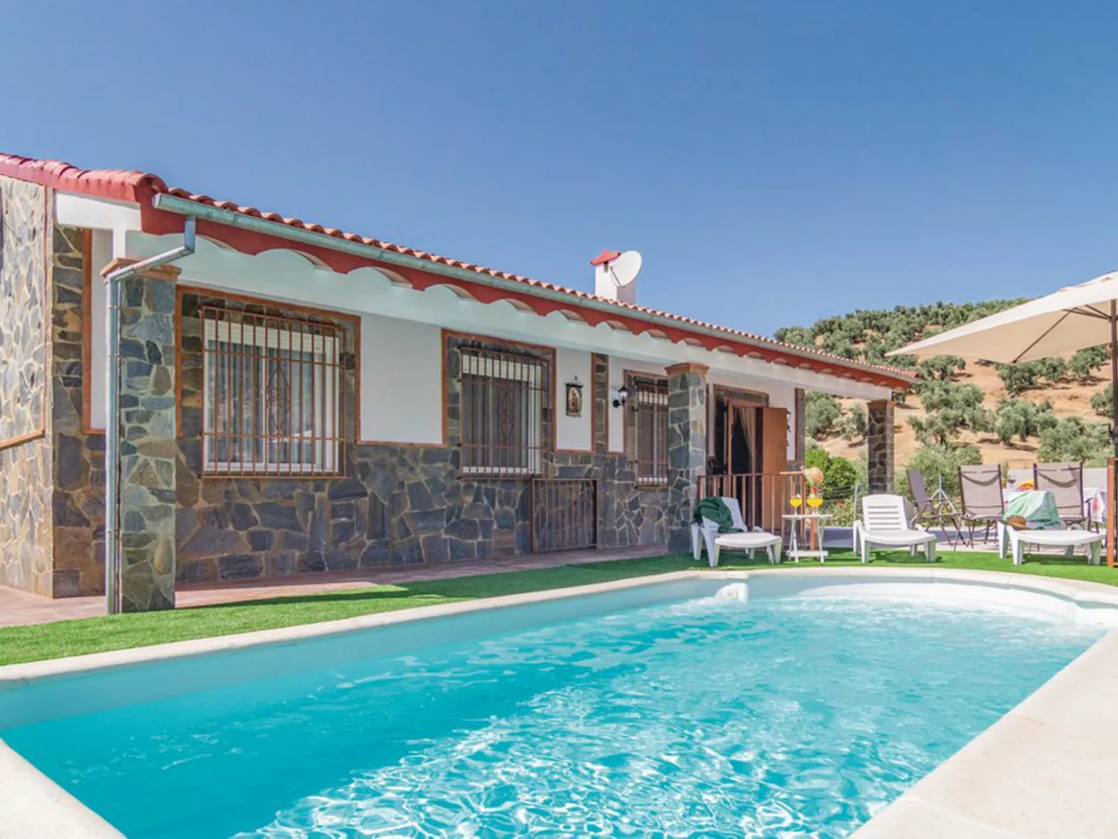 Las Tijeras-Outside