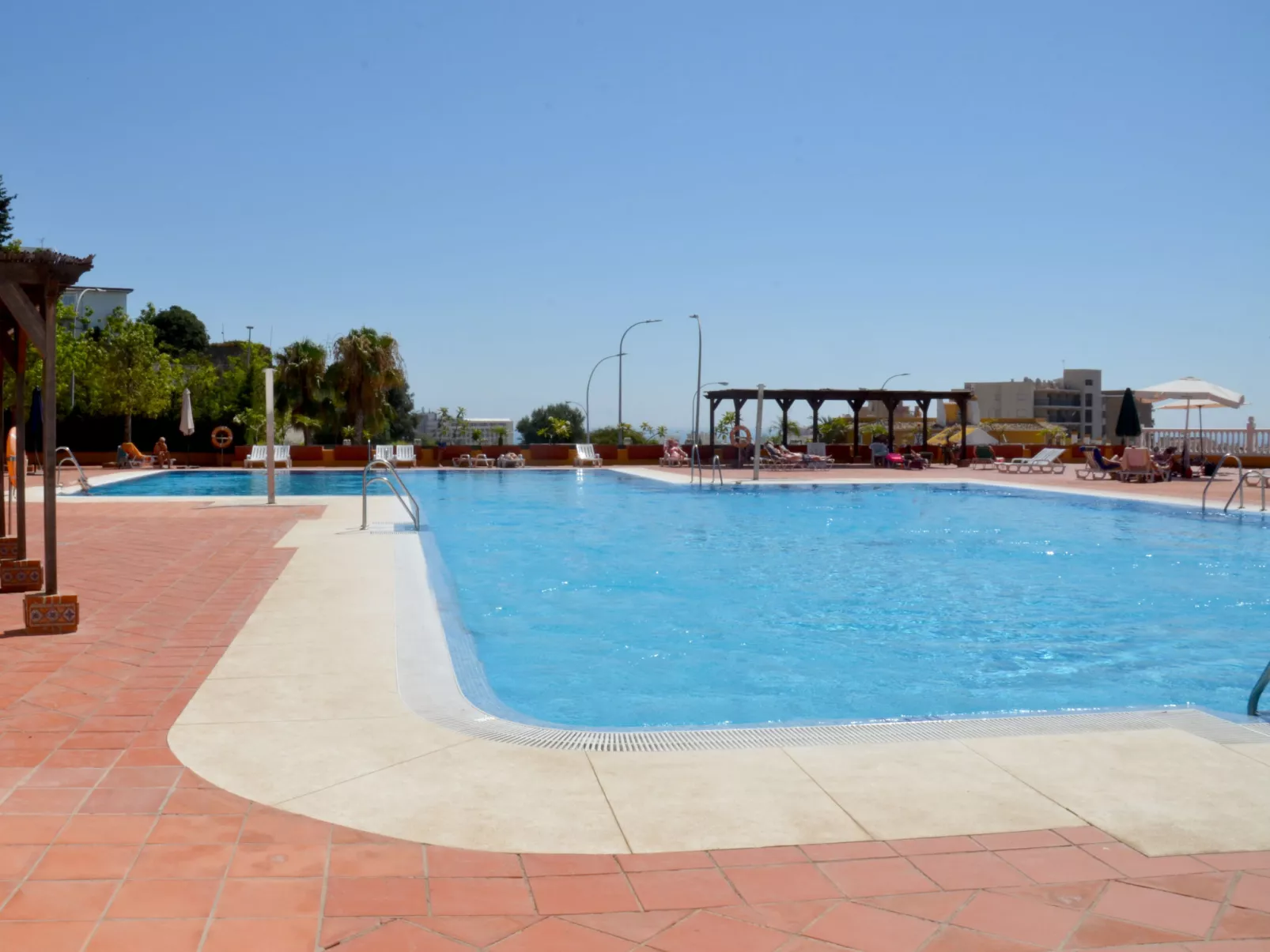 Duquesa de España-Outside