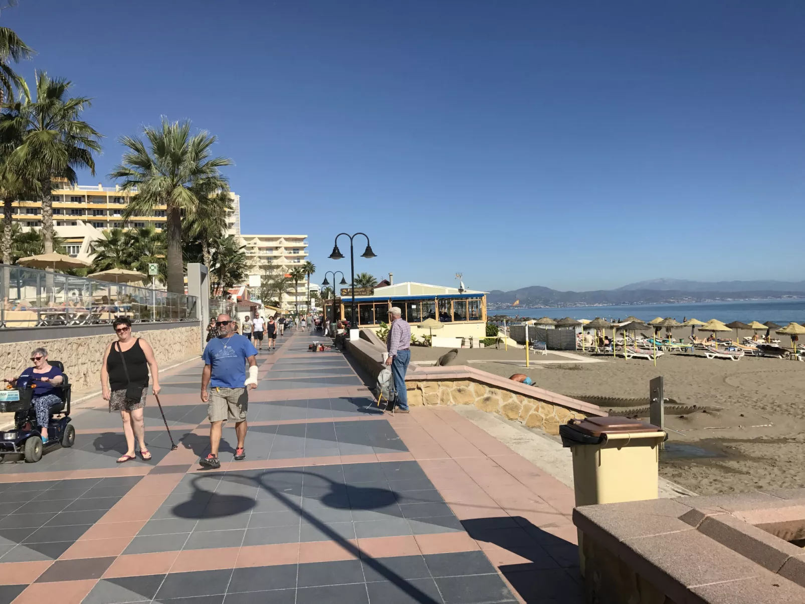Duquesa de España-Outside
