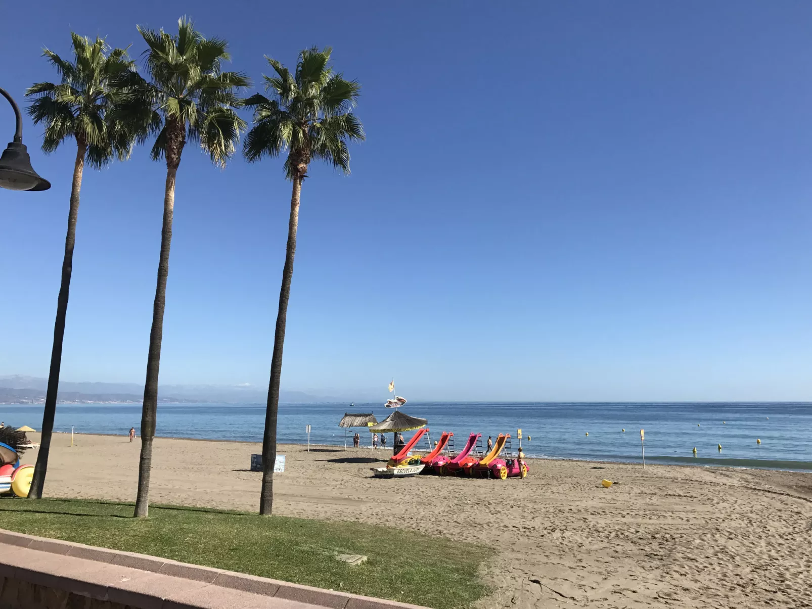 Duquesa de España-Outside