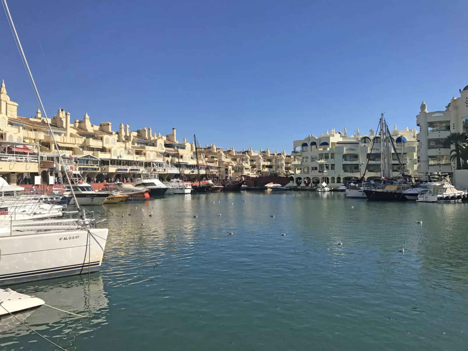 Duquesa de España-Outside