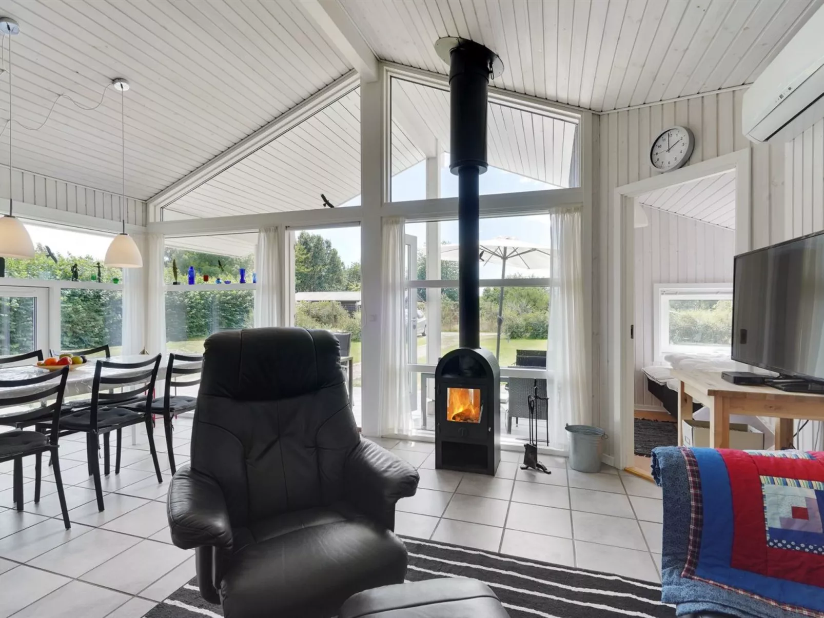 "Caia" - 375m from the sea-Inside