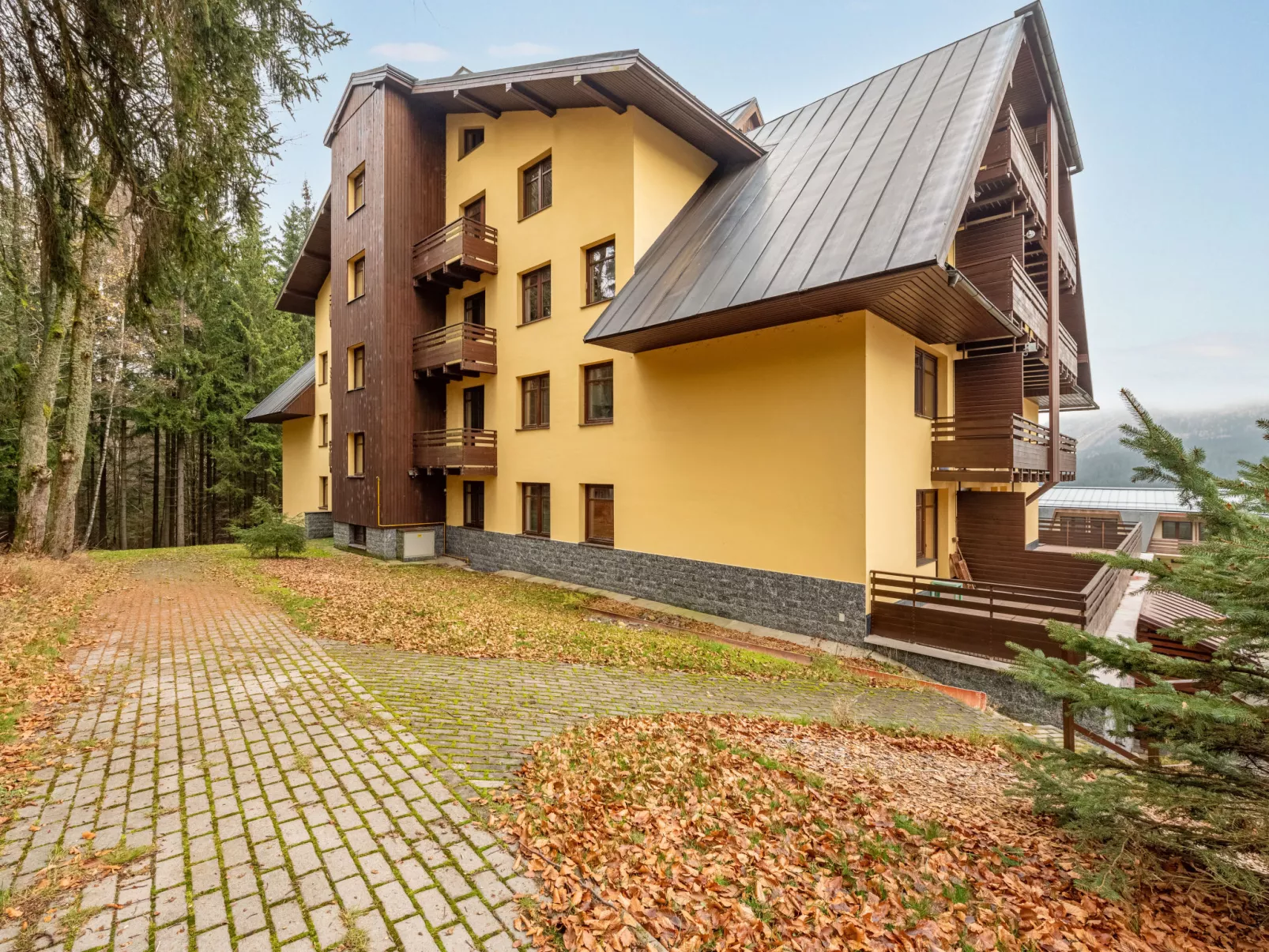 Sachrův Kopec-Outside