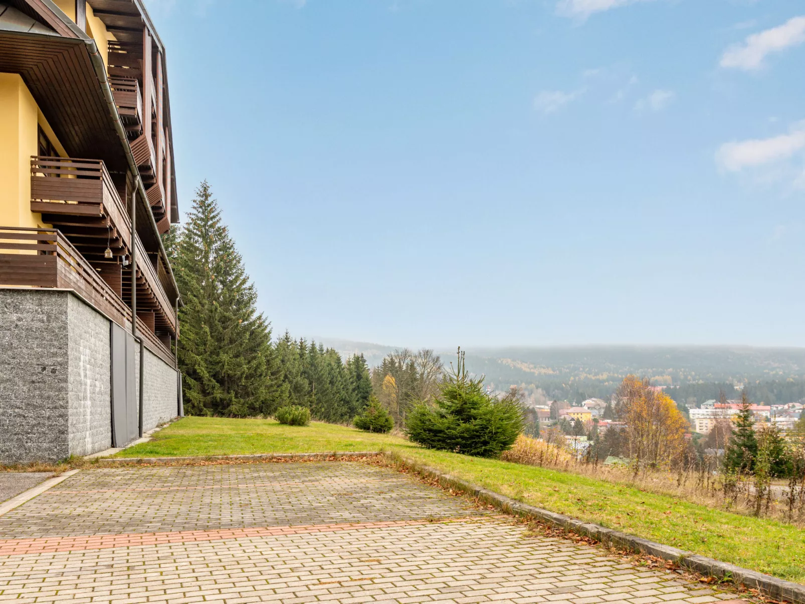 Sachrův Kopec-Outside