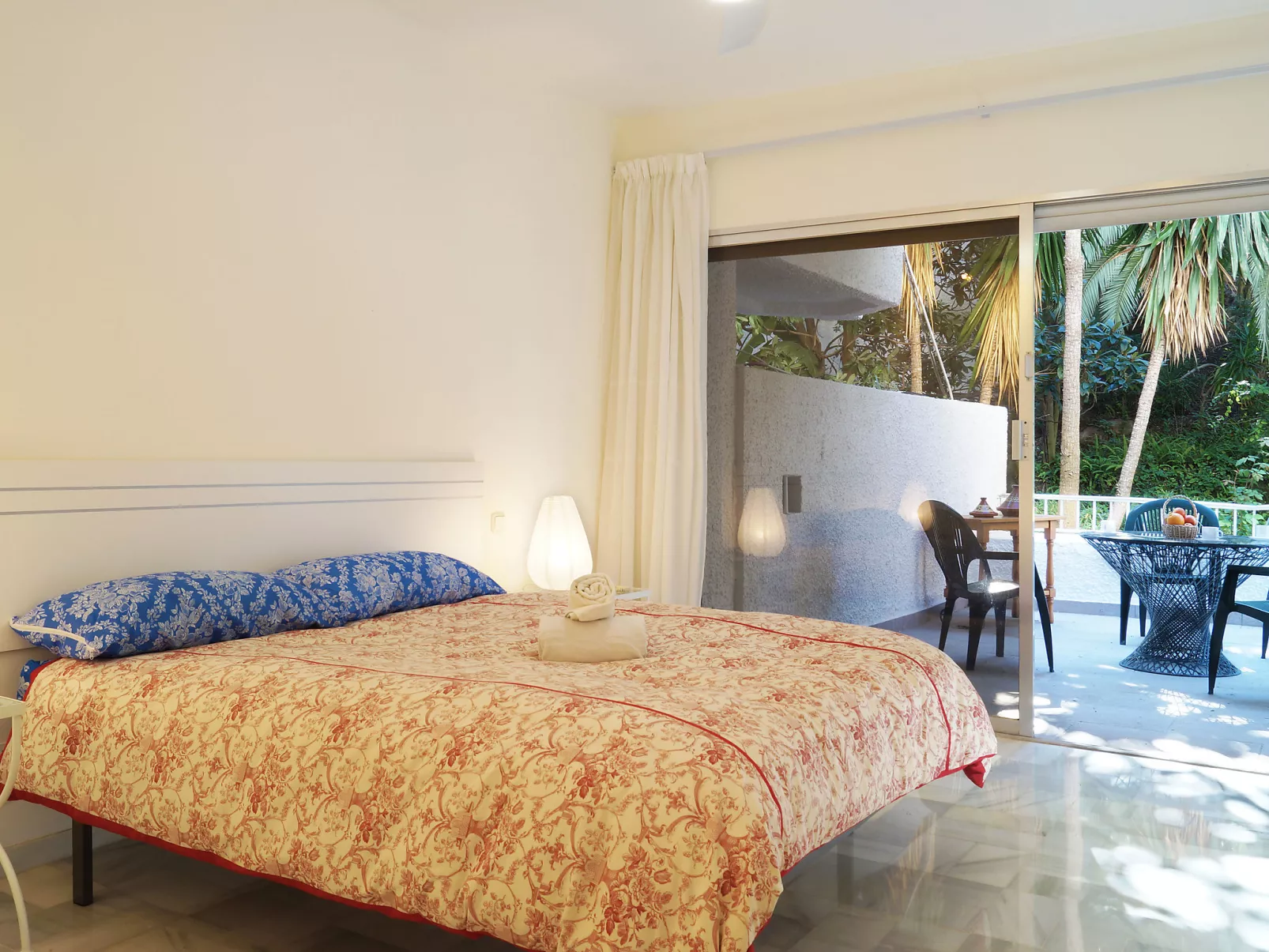 Jardines del Mar-Inside