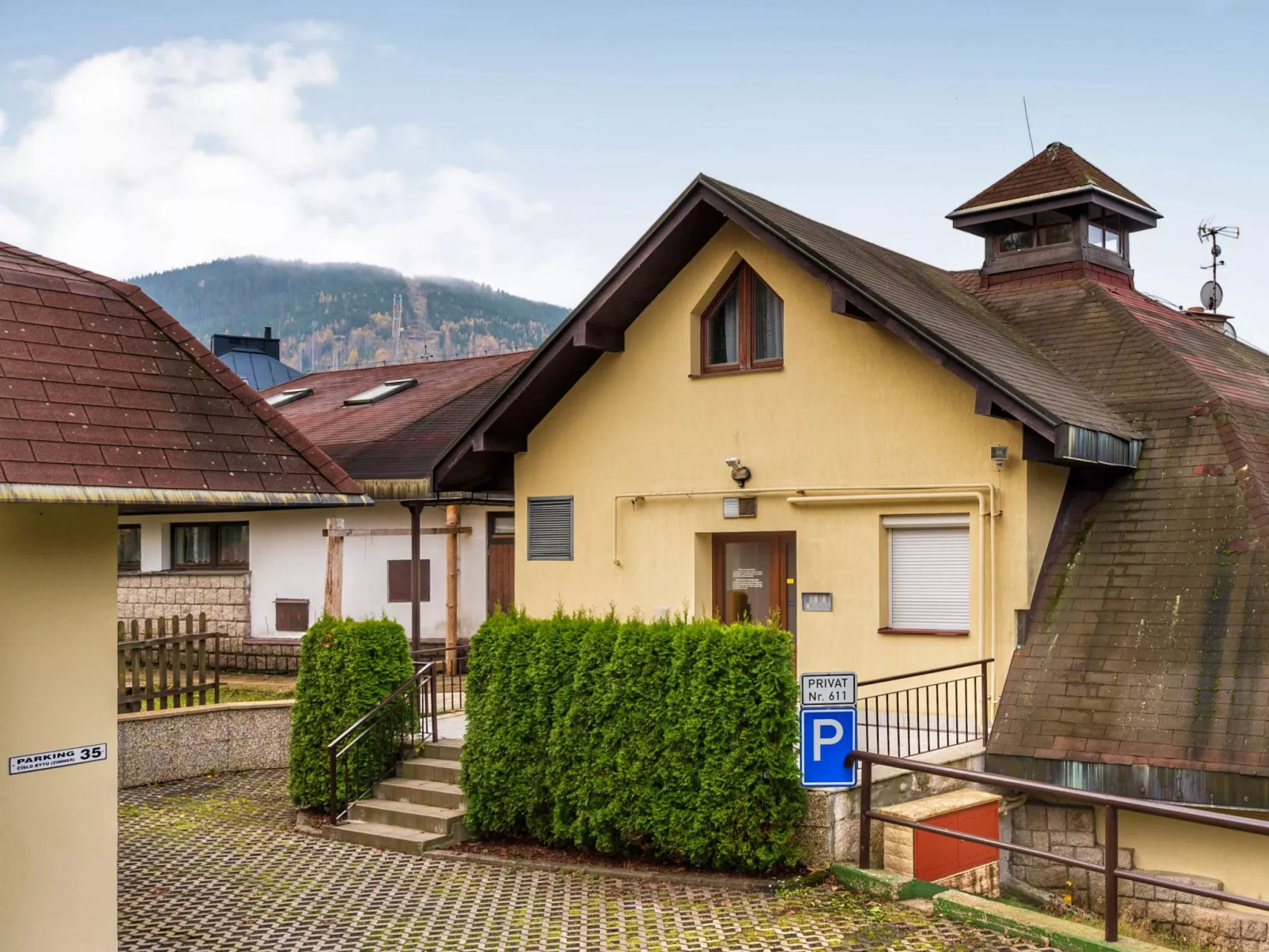 Harrachov 611-Outside