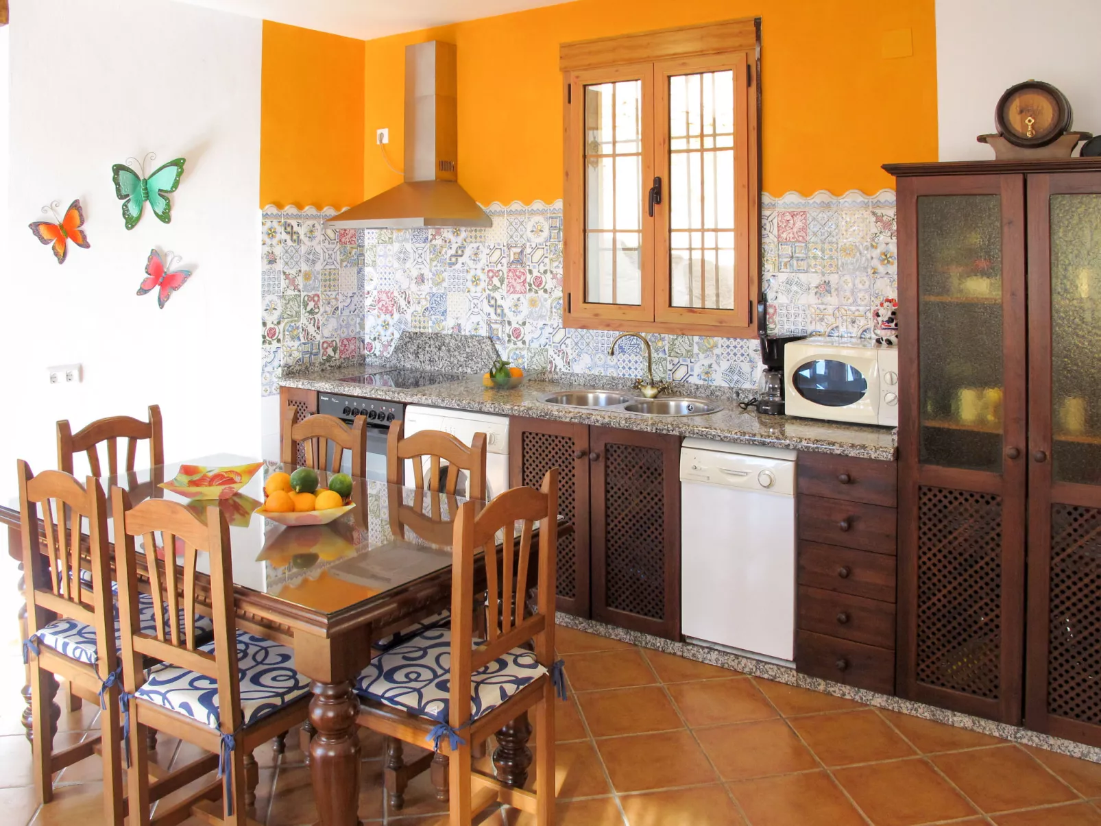 Tres Palmeras-Inside
