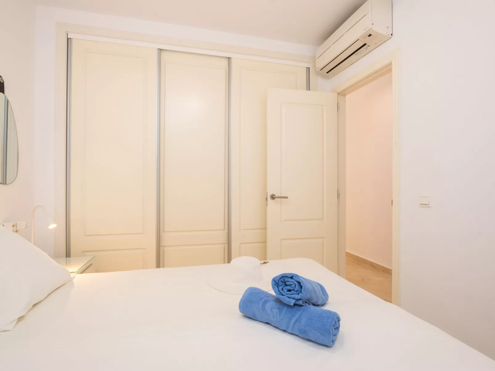 Casares Costa-Inside