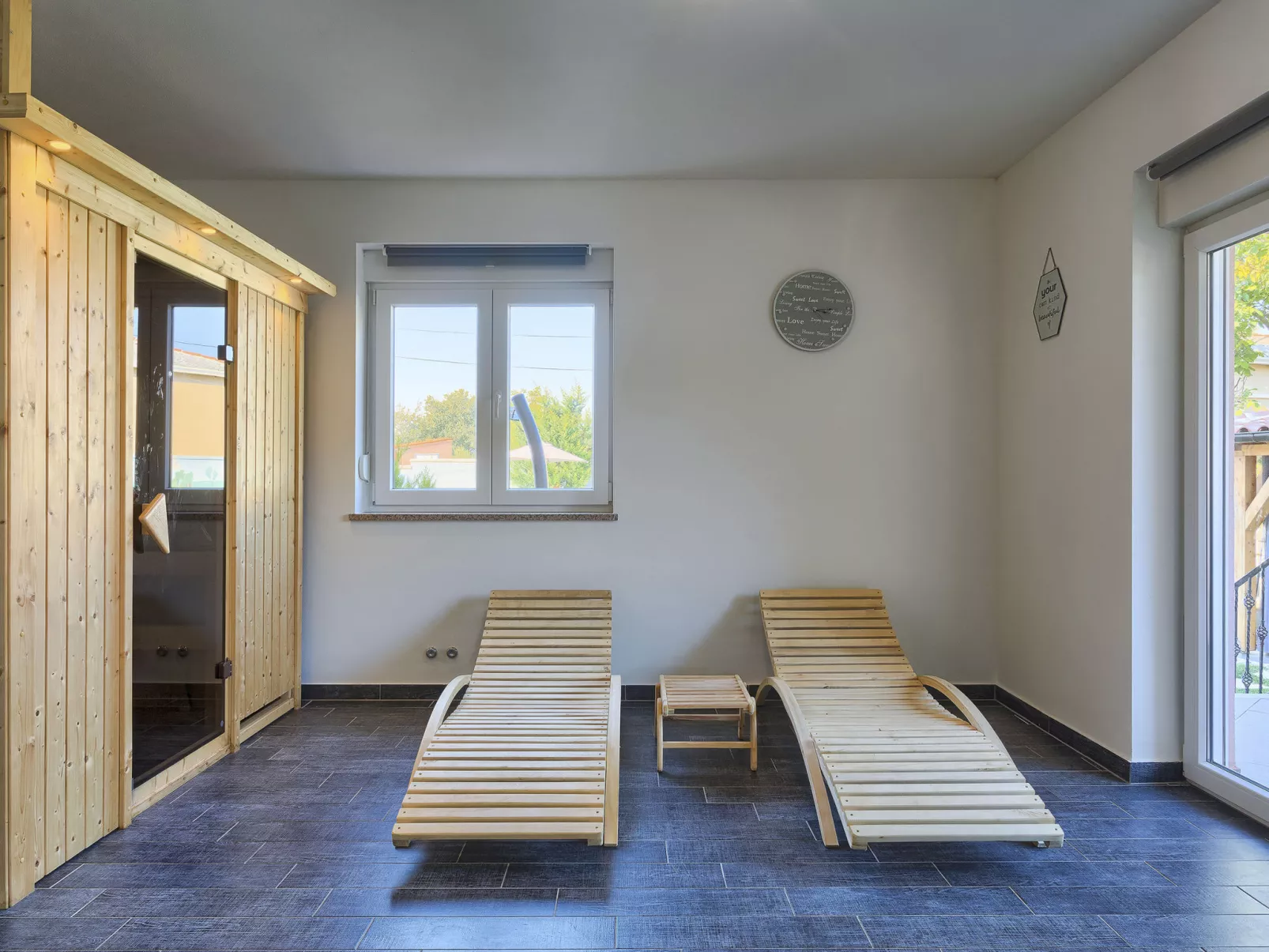 Paus-Inside