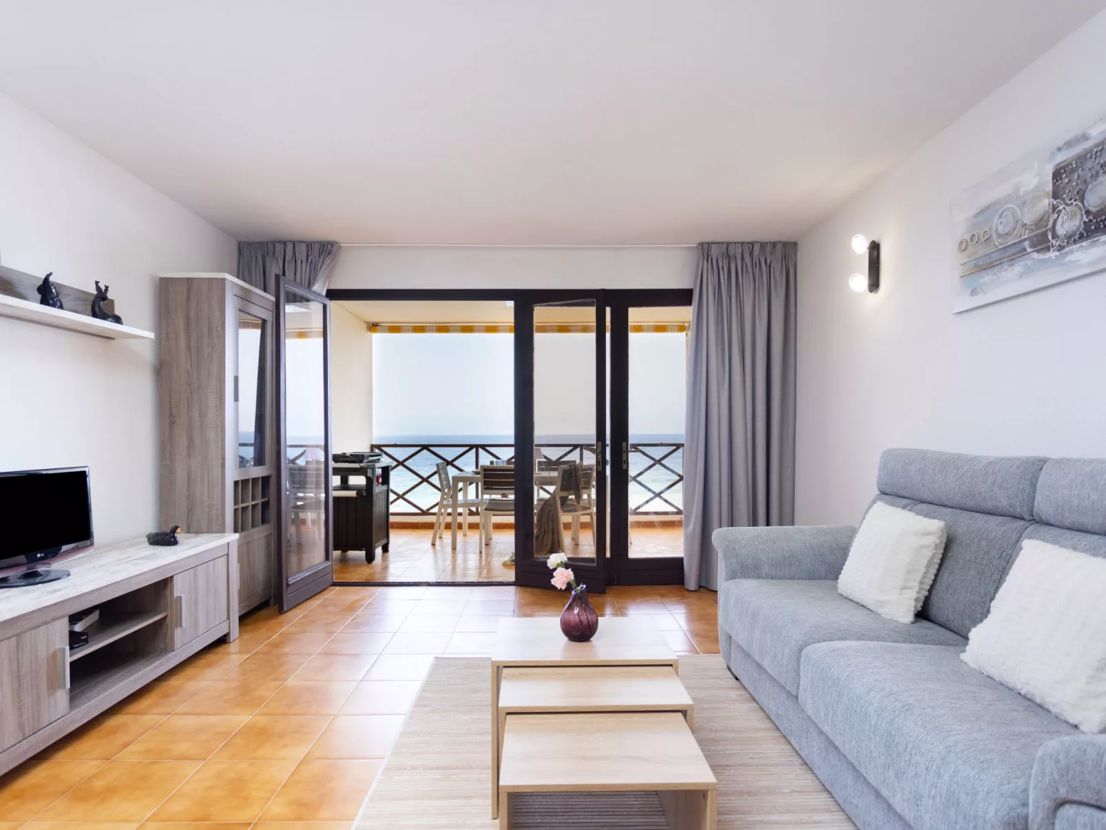 Sea View Neptuno-Inside