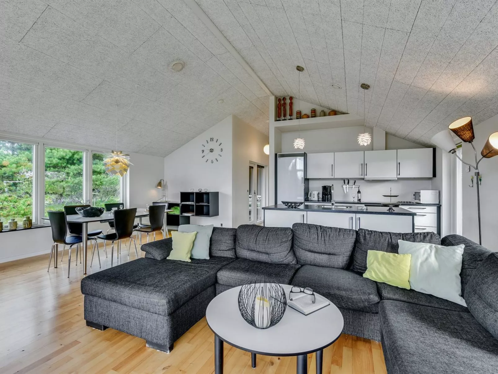 "Faye" - 600m from the sea-Drinnen