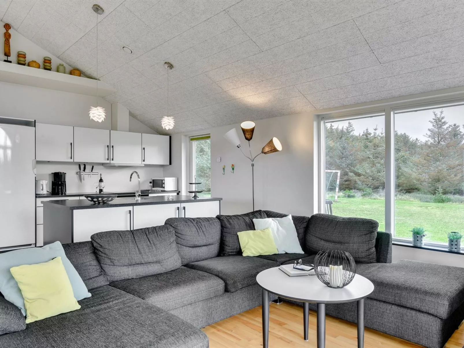 "Faye" - 600m from the sea-Drinnen