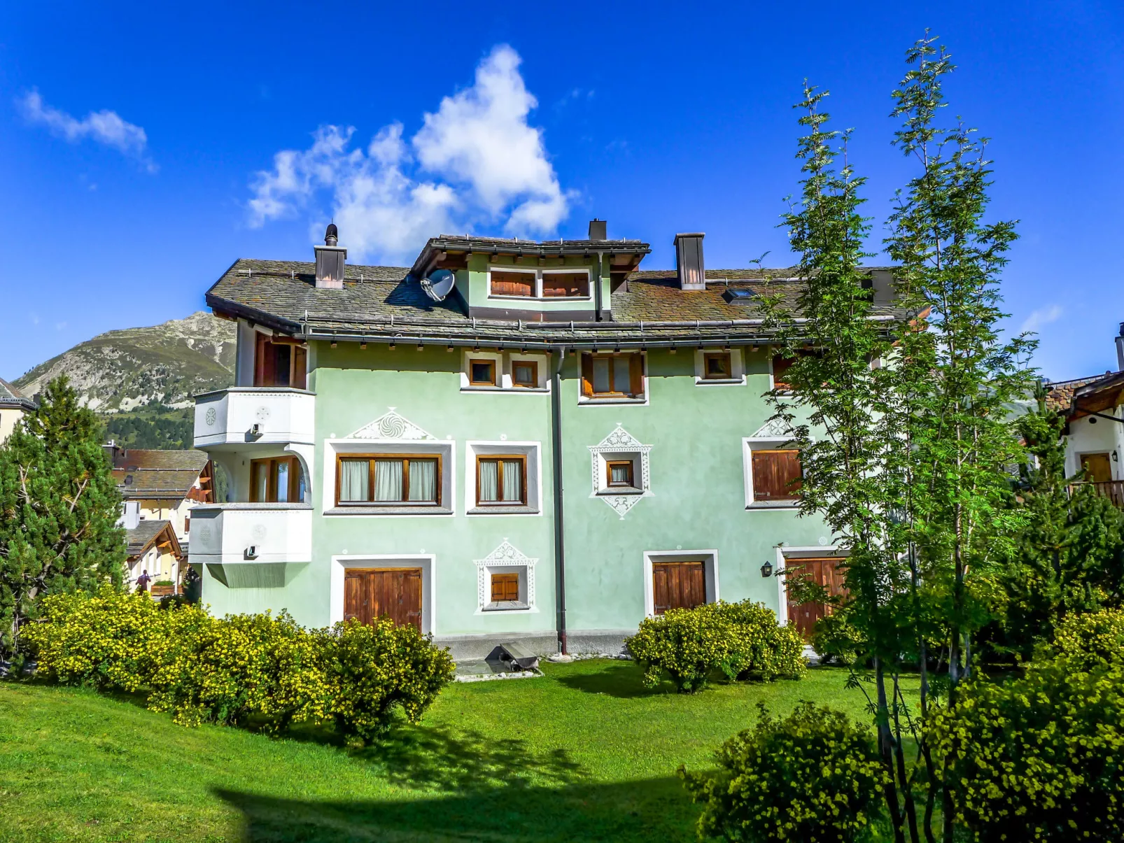 Chesa Vadret Surlej-Outside