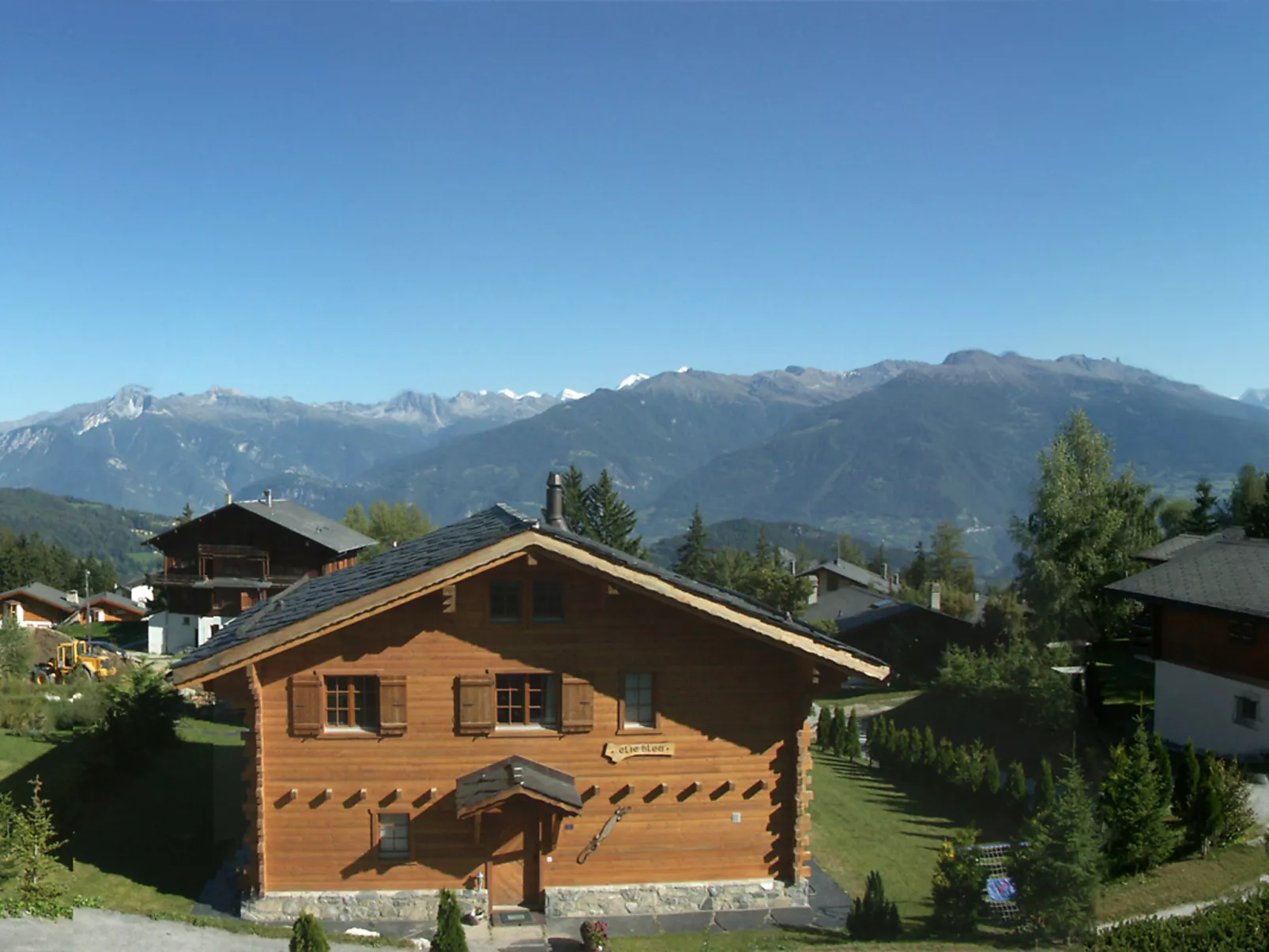 Roche-Neige-Outside