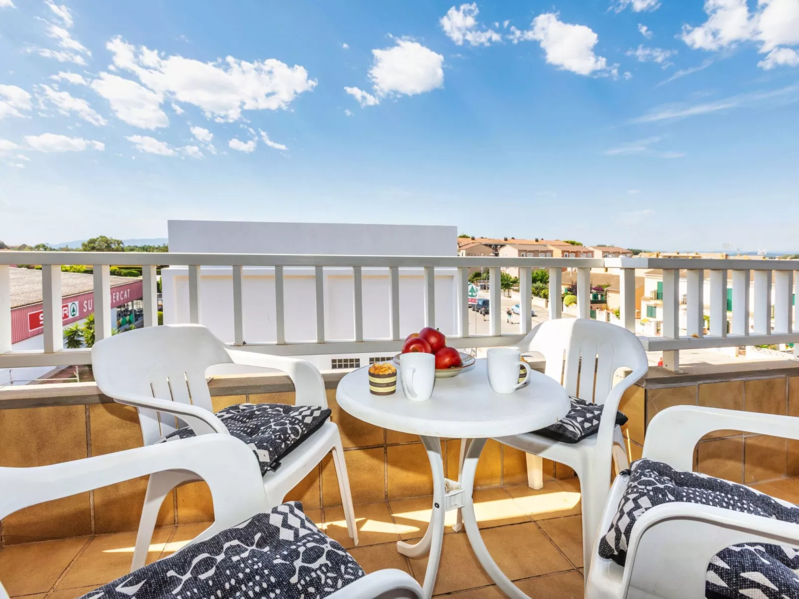 Apartaments Del Sol-Outside