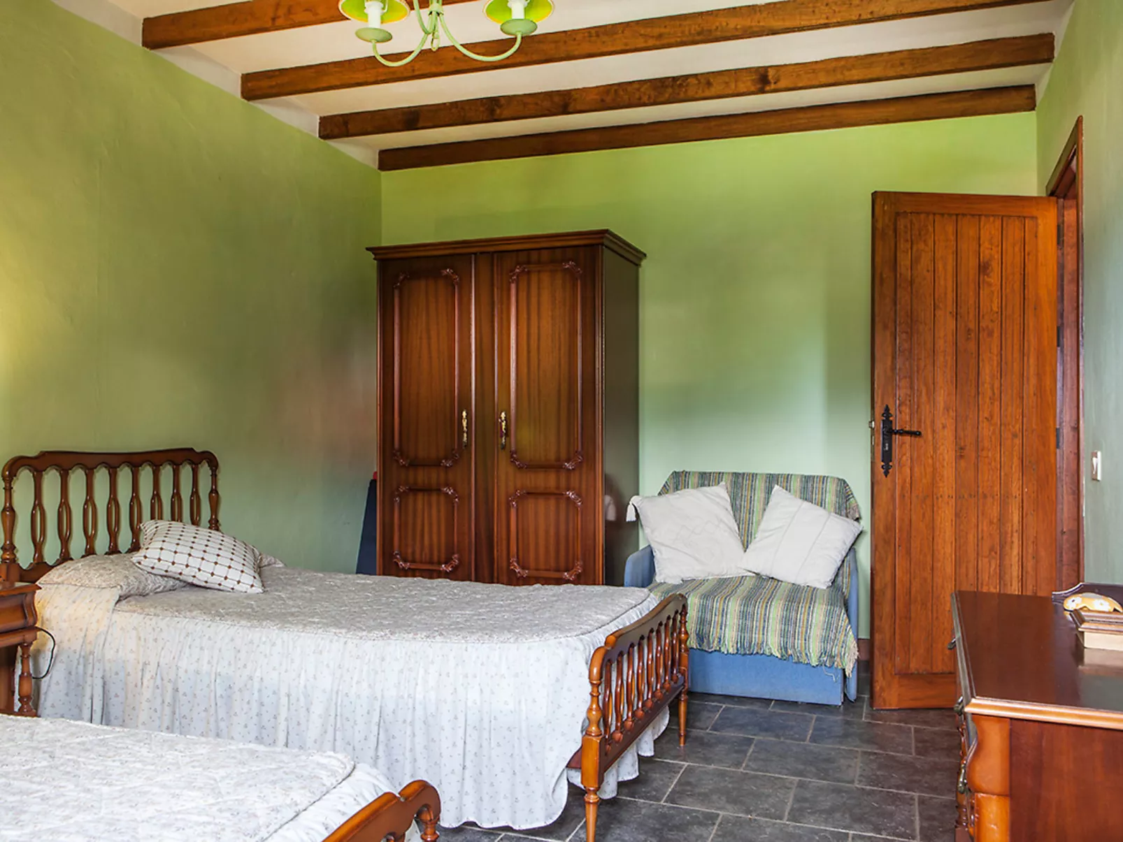Camino La Candelaria-Inside