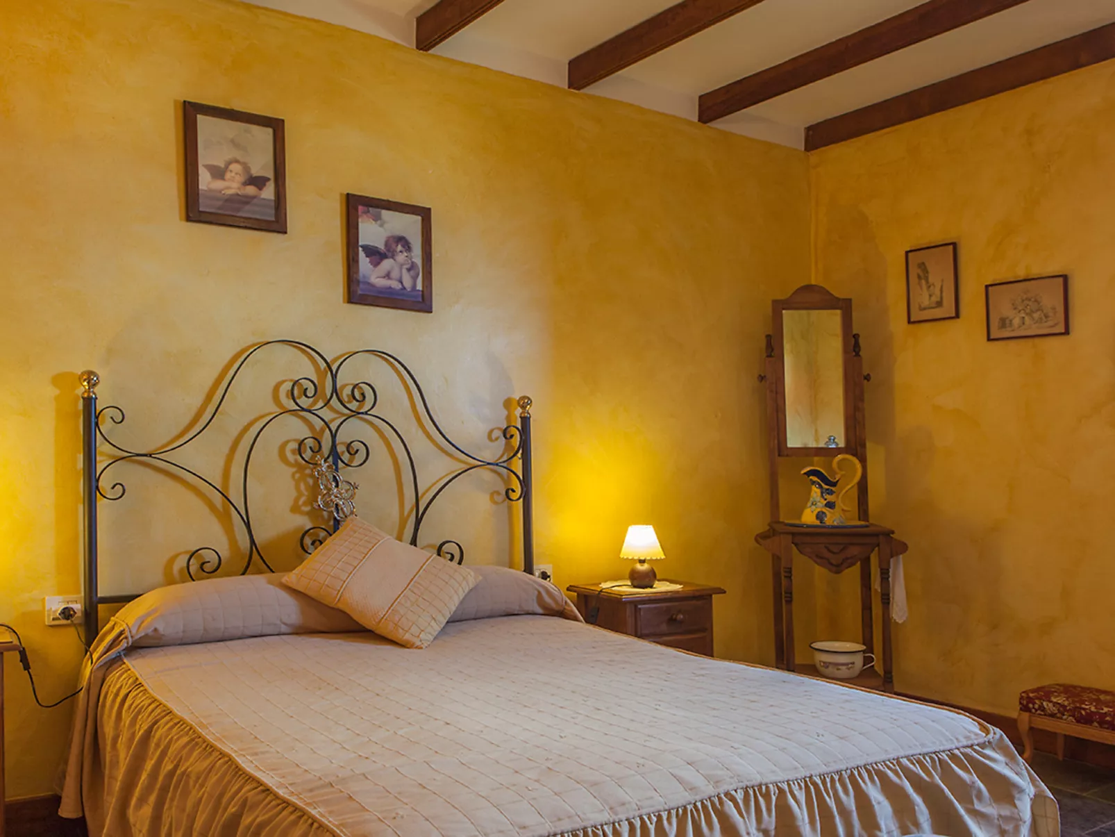 Camino La Candelaria-Inside