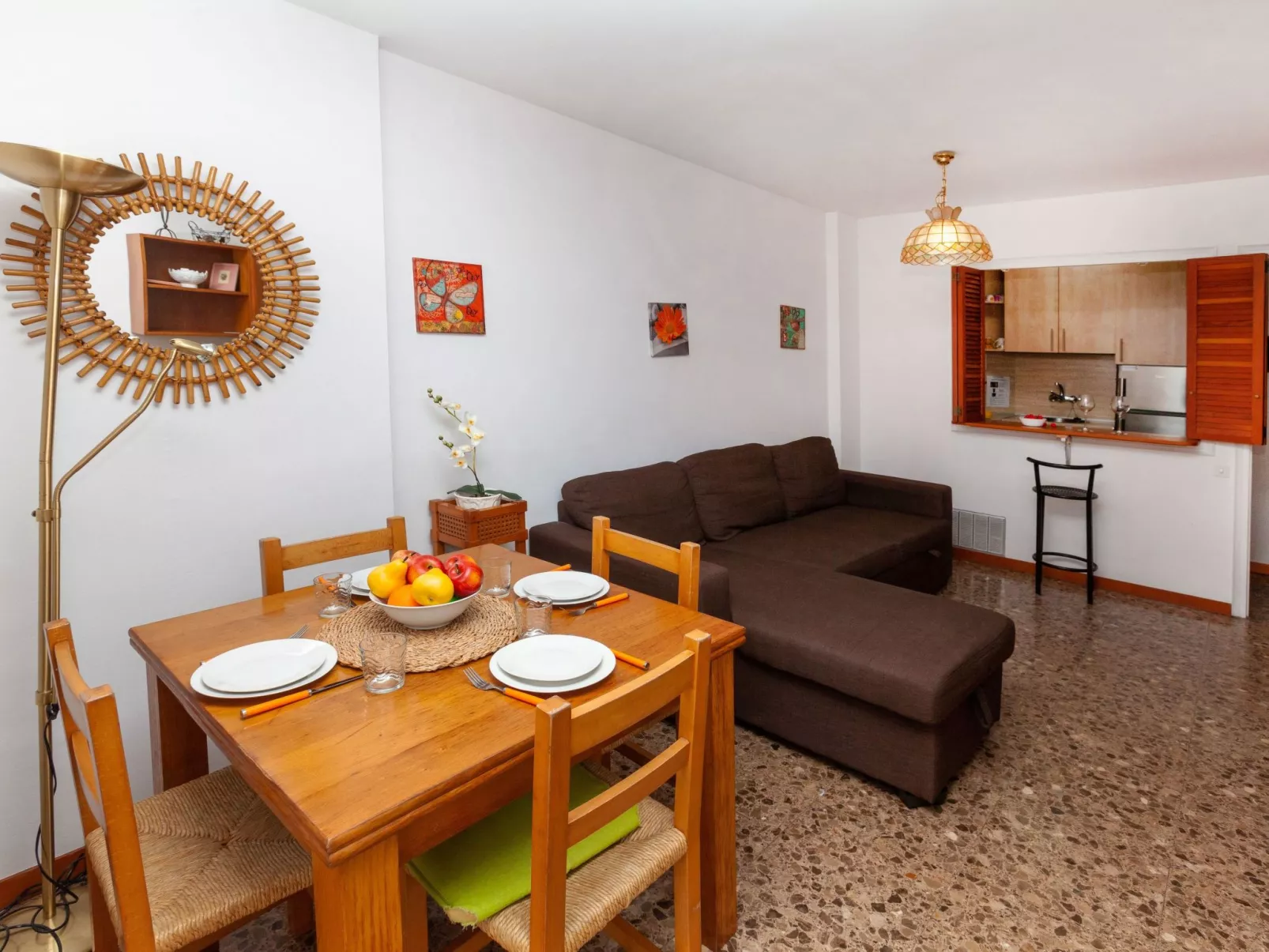 Las Americas-Inside