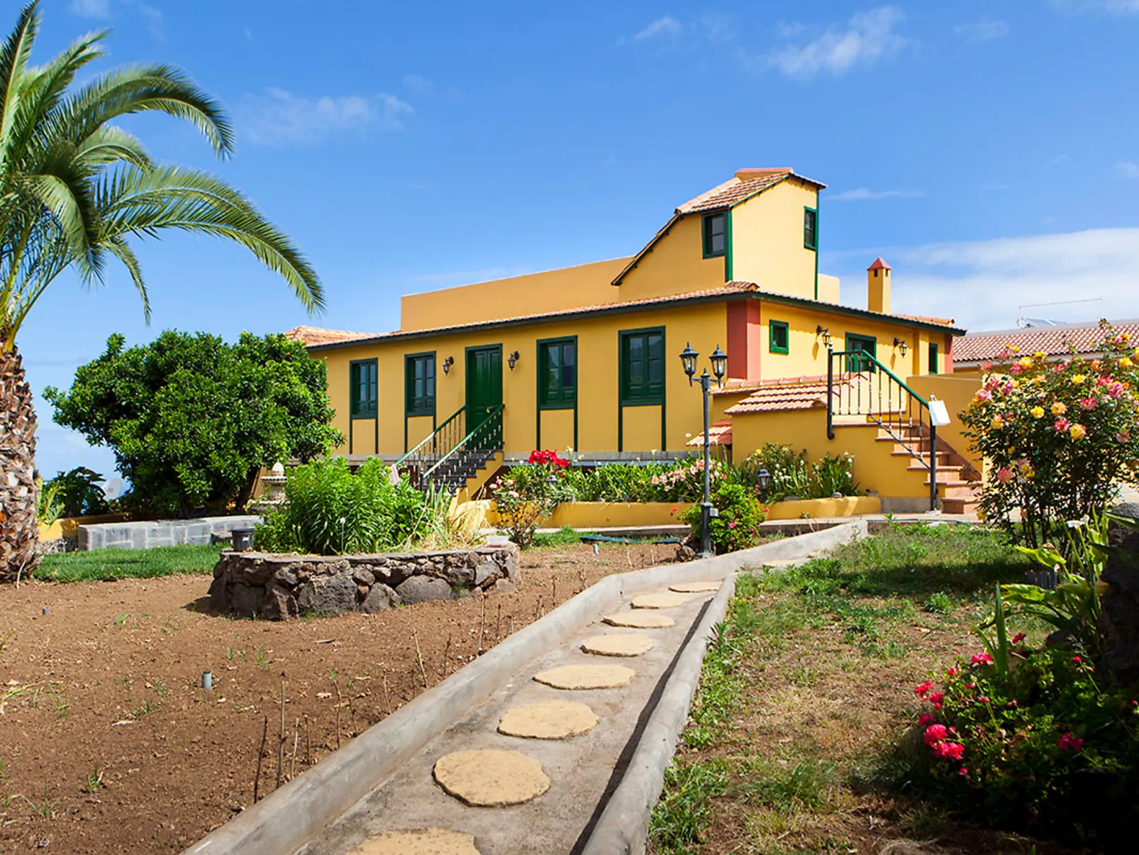 Camino La Candelaria-Inside