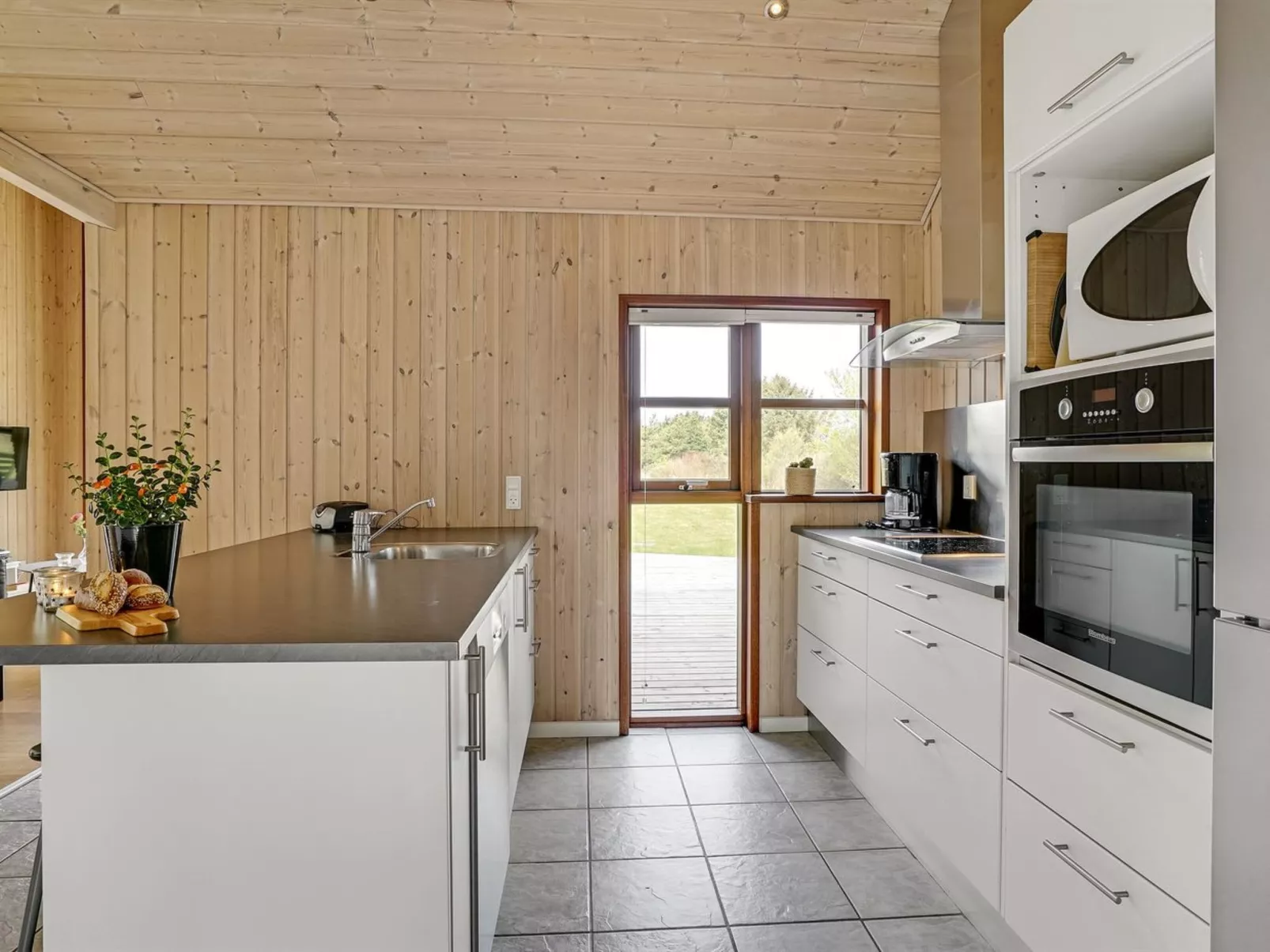 "Harri" - 850m from the sea-Inside