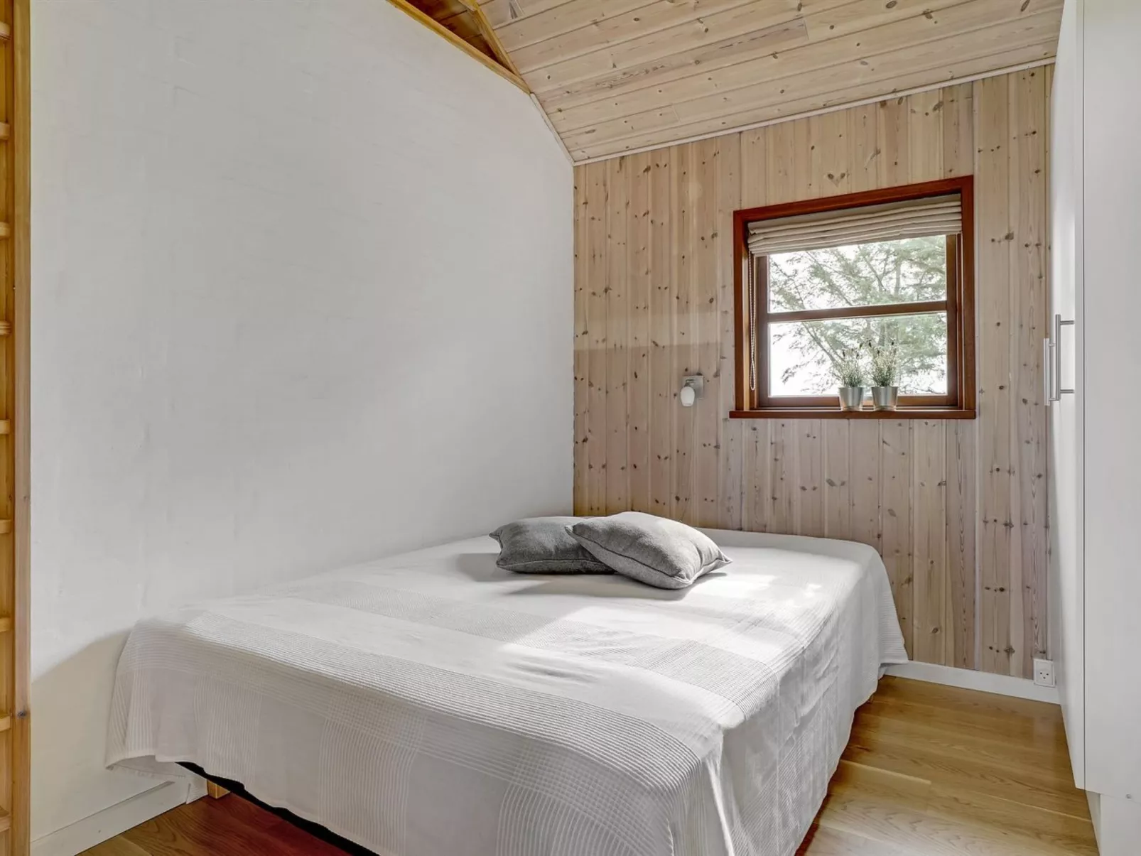 "Harri" - 850m from the sea-Inside