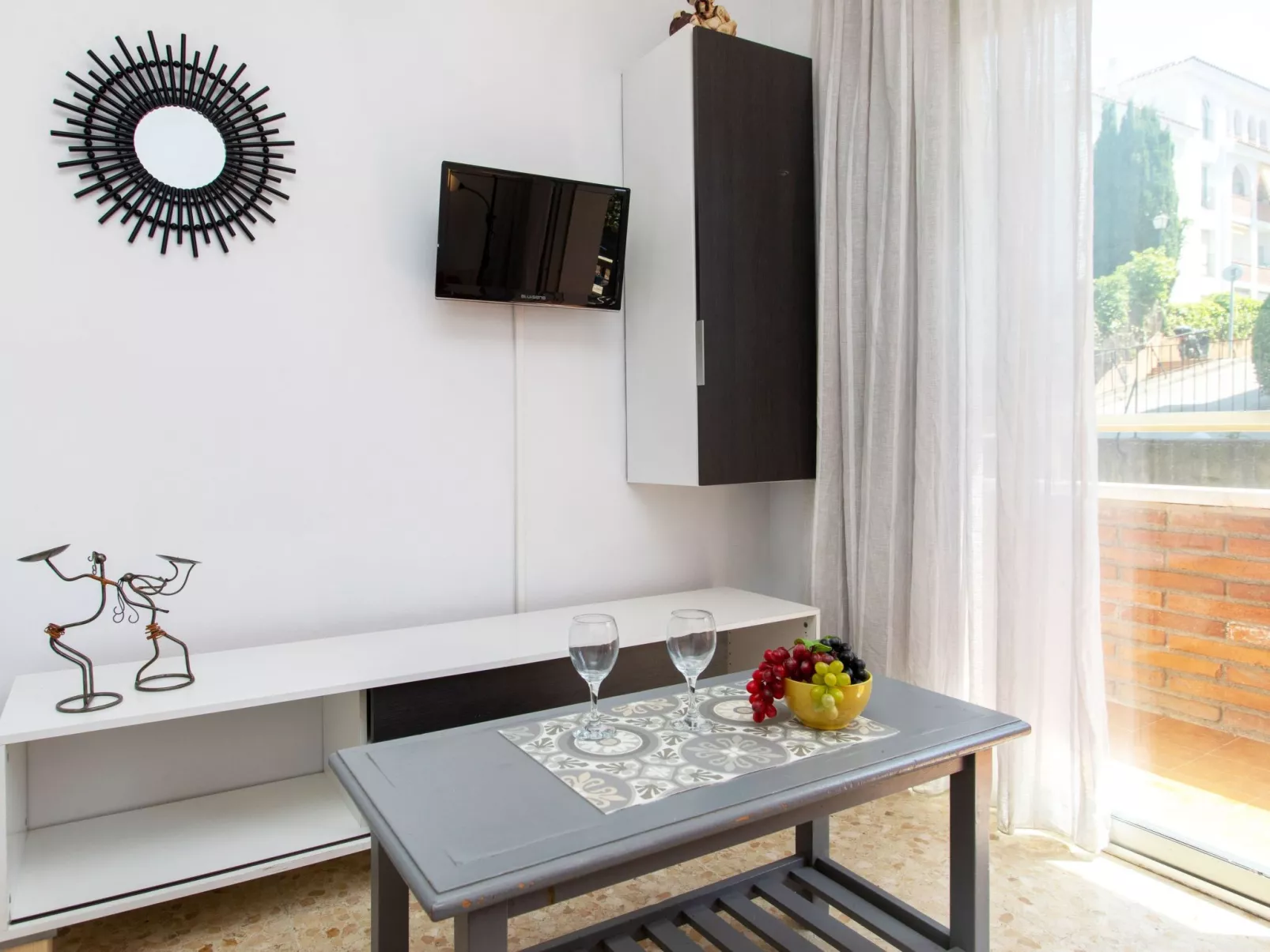 Cosy Lloret-Inside