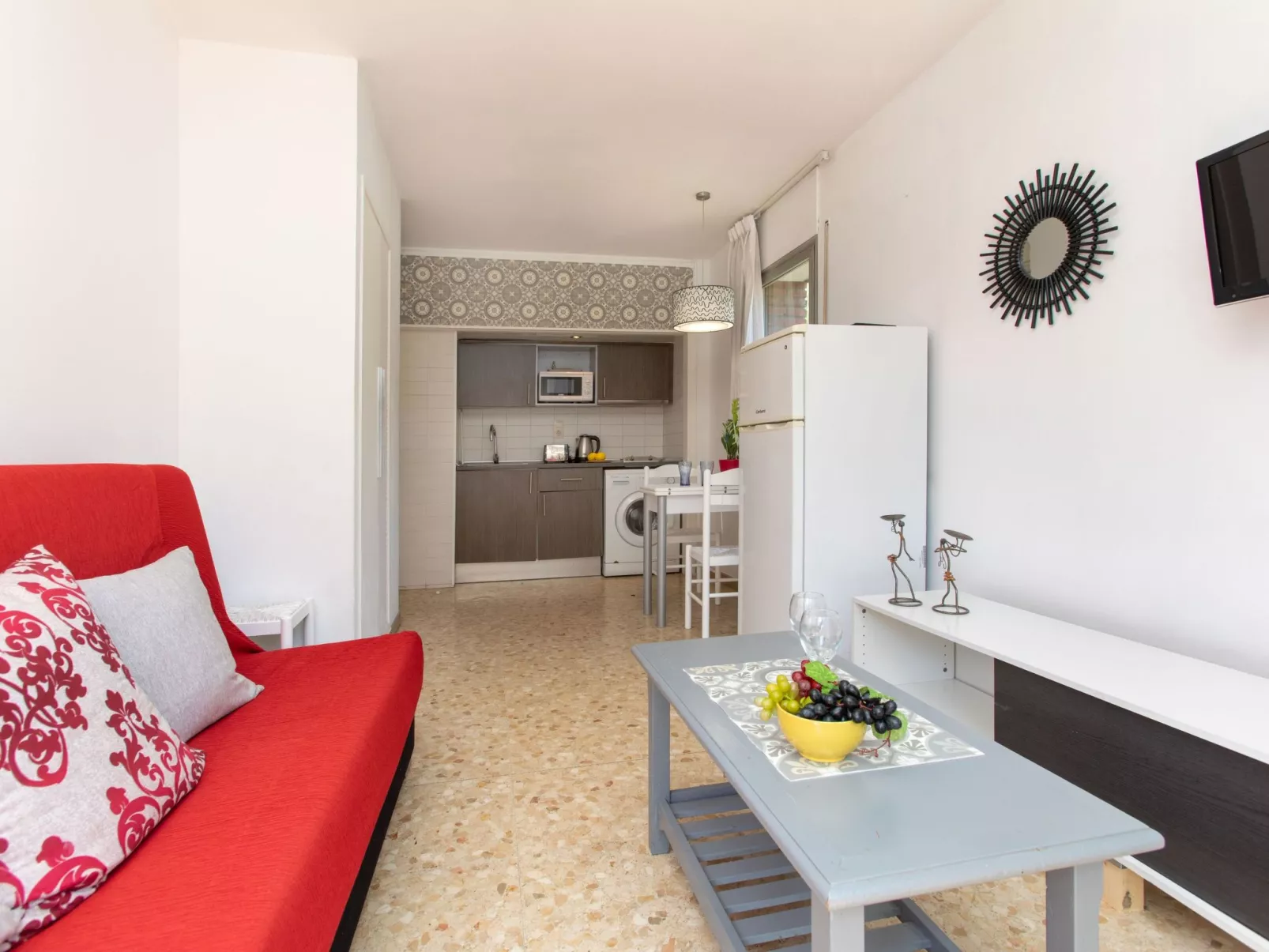 Cosy Lloret-Inside