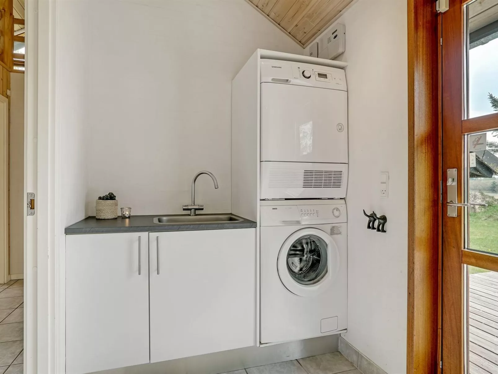 "Harri" - 850m from the sea-Outside