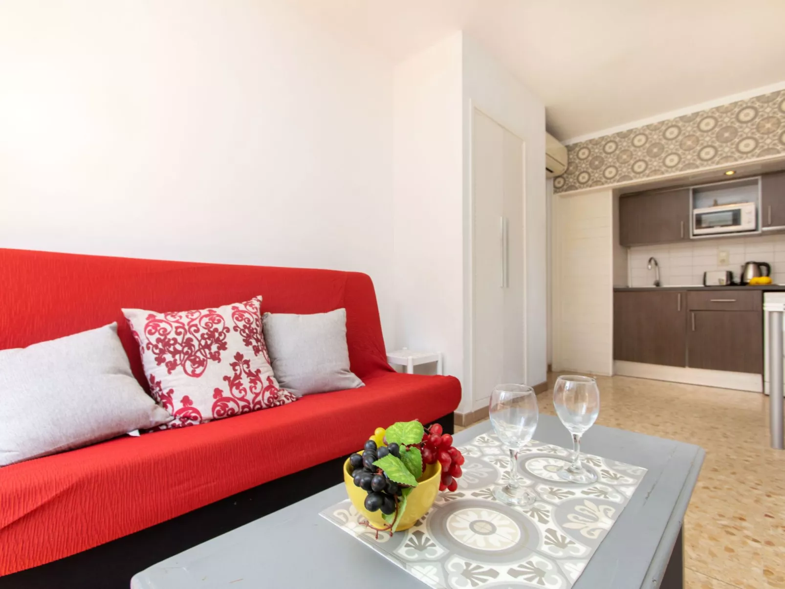 Cosy Lloret-Inside
