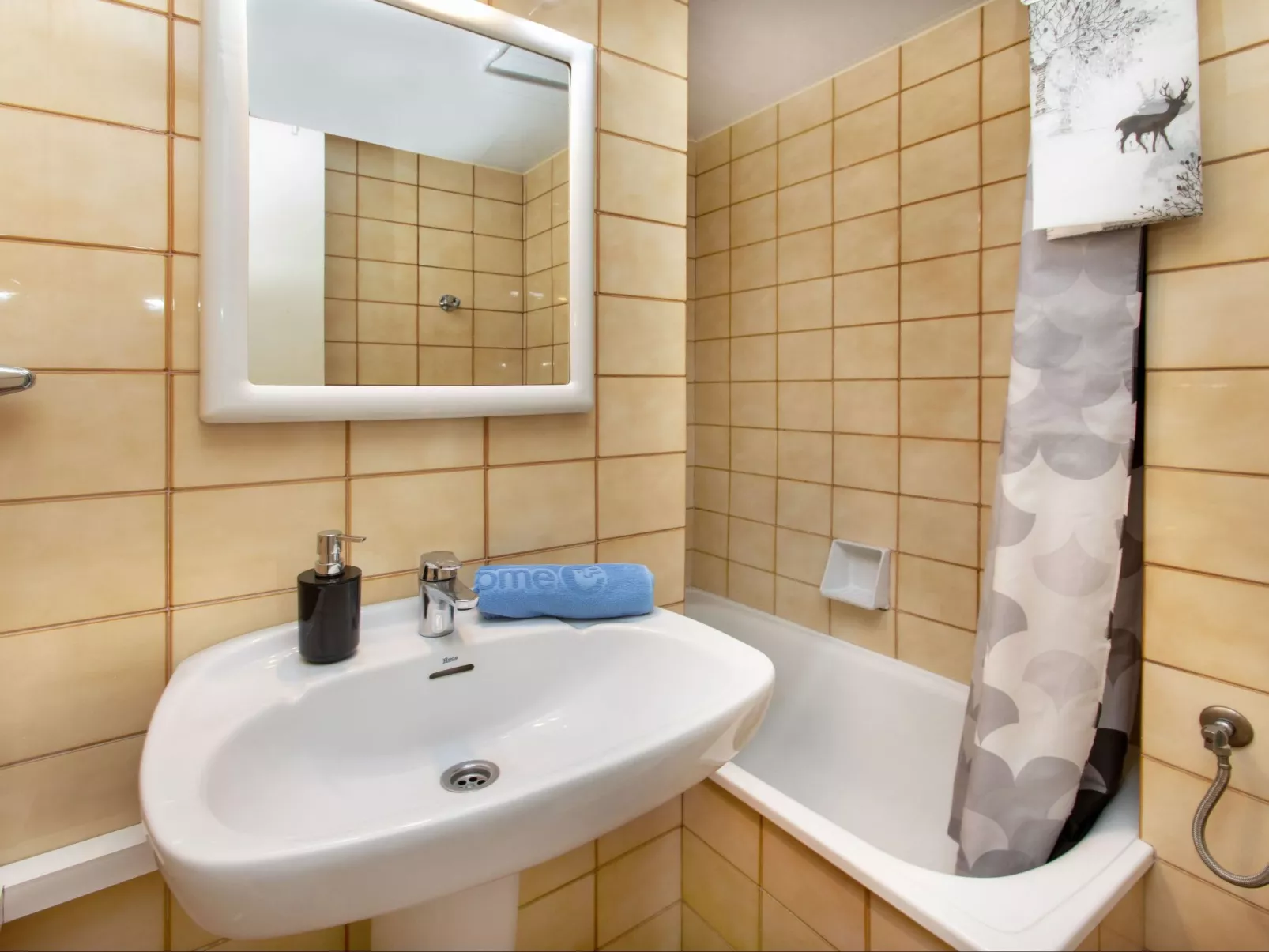 Cosy Lloret-Inside
