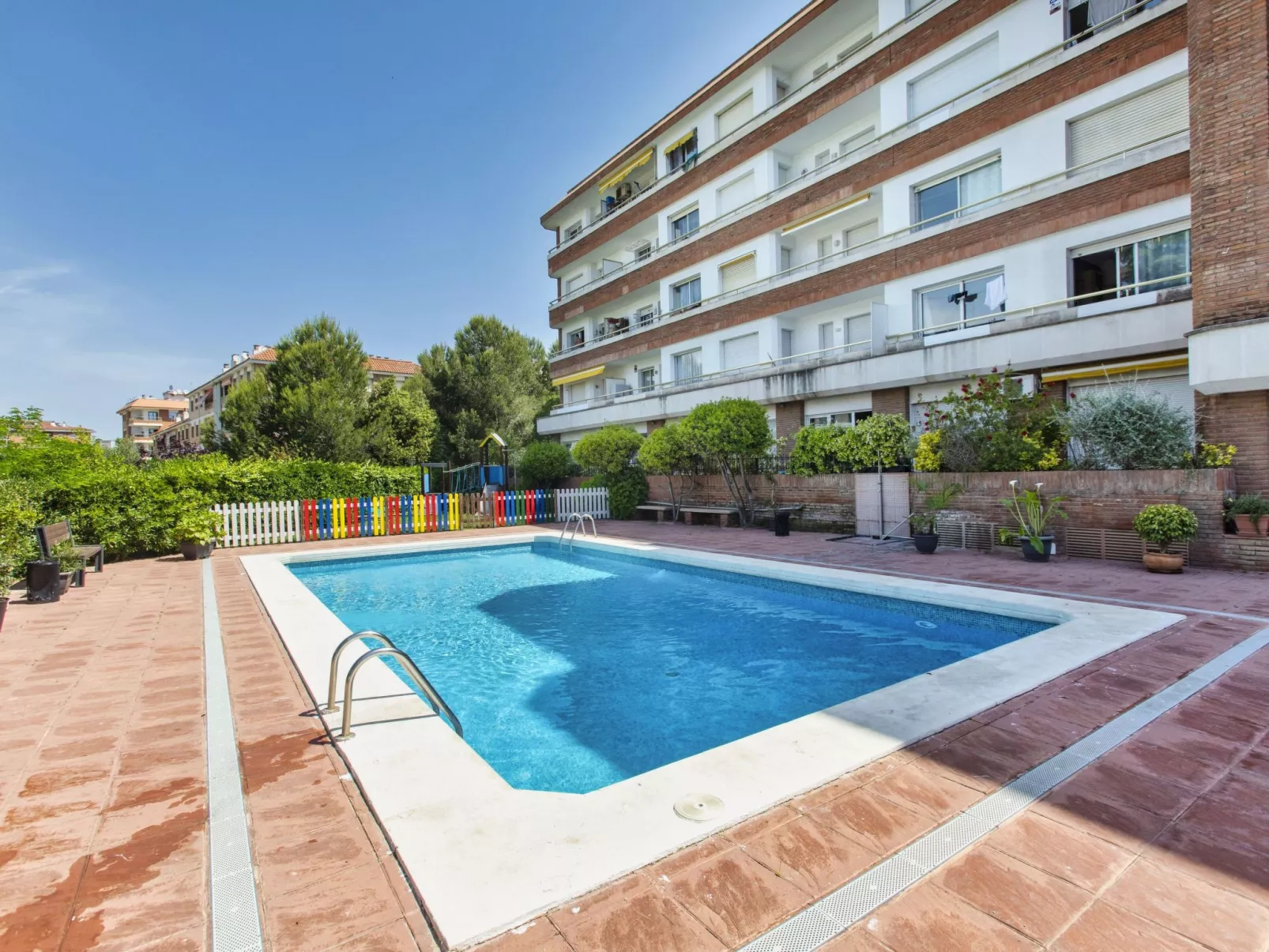 Cosy Lloret-Outside