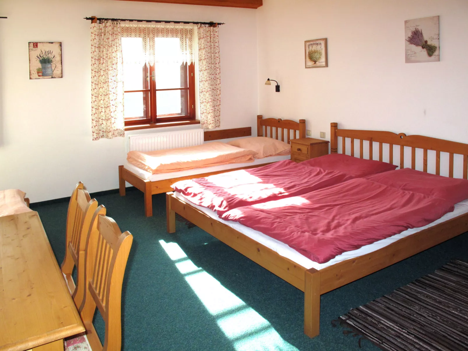 Růžovka-Inside