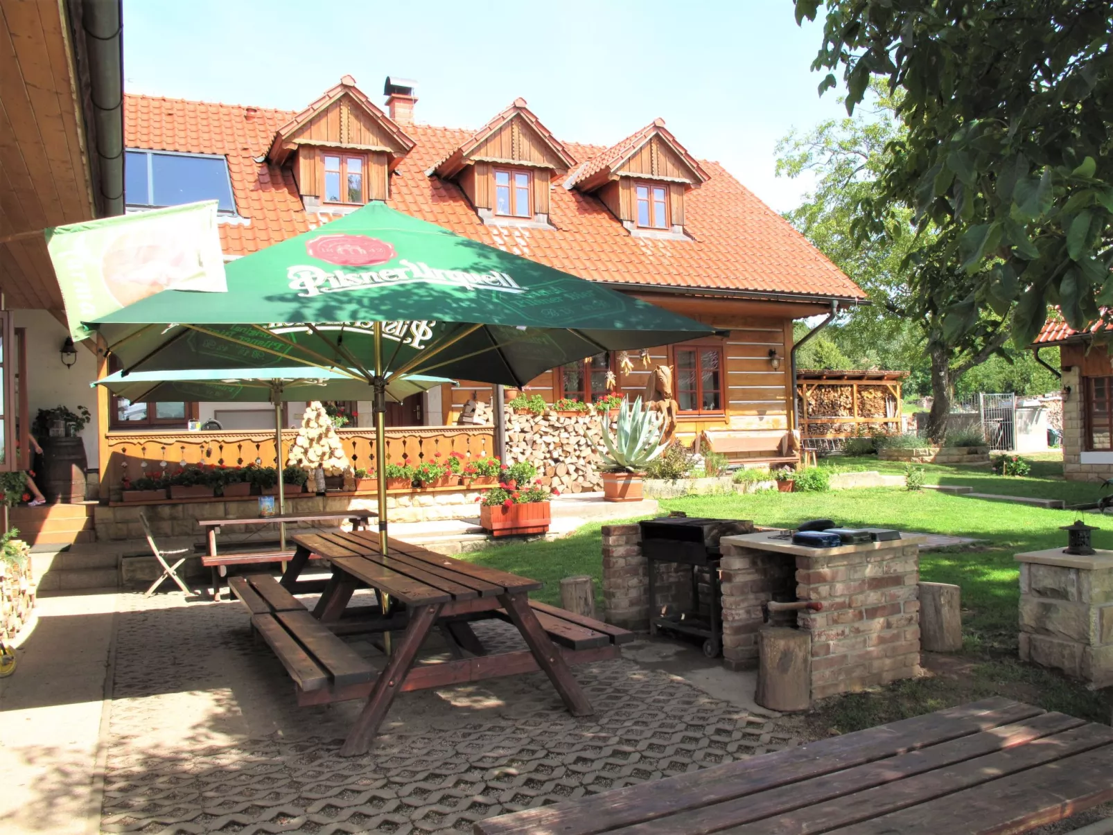 Růžovka-Outside