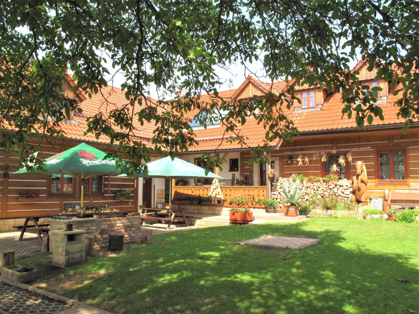 Růžovka-Outside