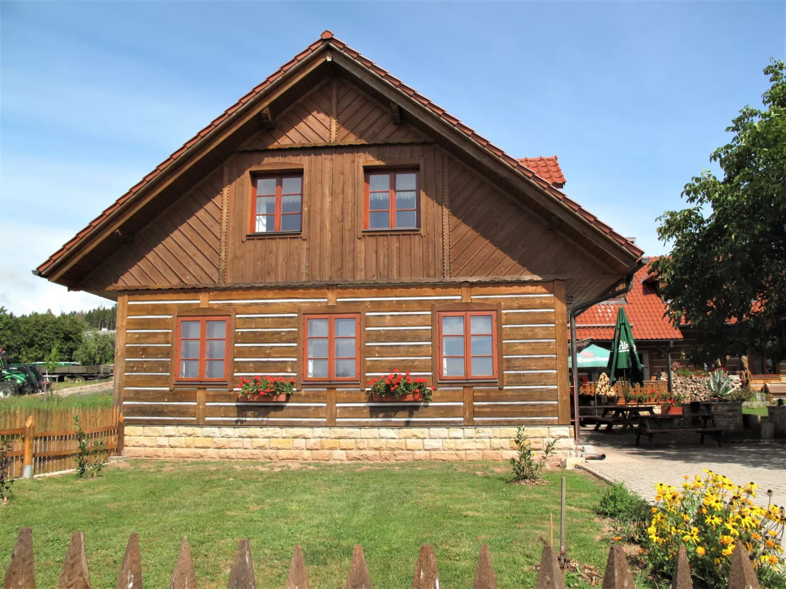 Růžovka-Outside